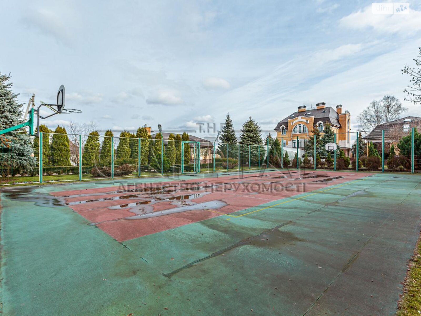 чотириповерховий будинок з верандою, 589 кв. м, цегла. Продаж у Новосілках фото 1 чотириповерховий будинок з верандою, 589 кв. м, цегла. Продаж у Новосілках фото 1