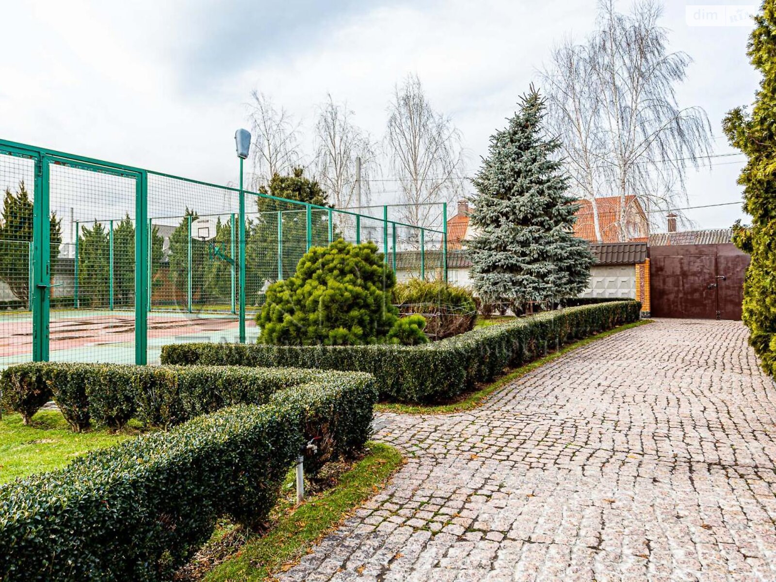 чотириповерховий будинок з верандою, 589 кв. м, цегла. Продаж у Новосілках фото 1 чотириповерховий будинок з верандою, 589 кв. м, цегла. Продаж у Новосілках фото 1