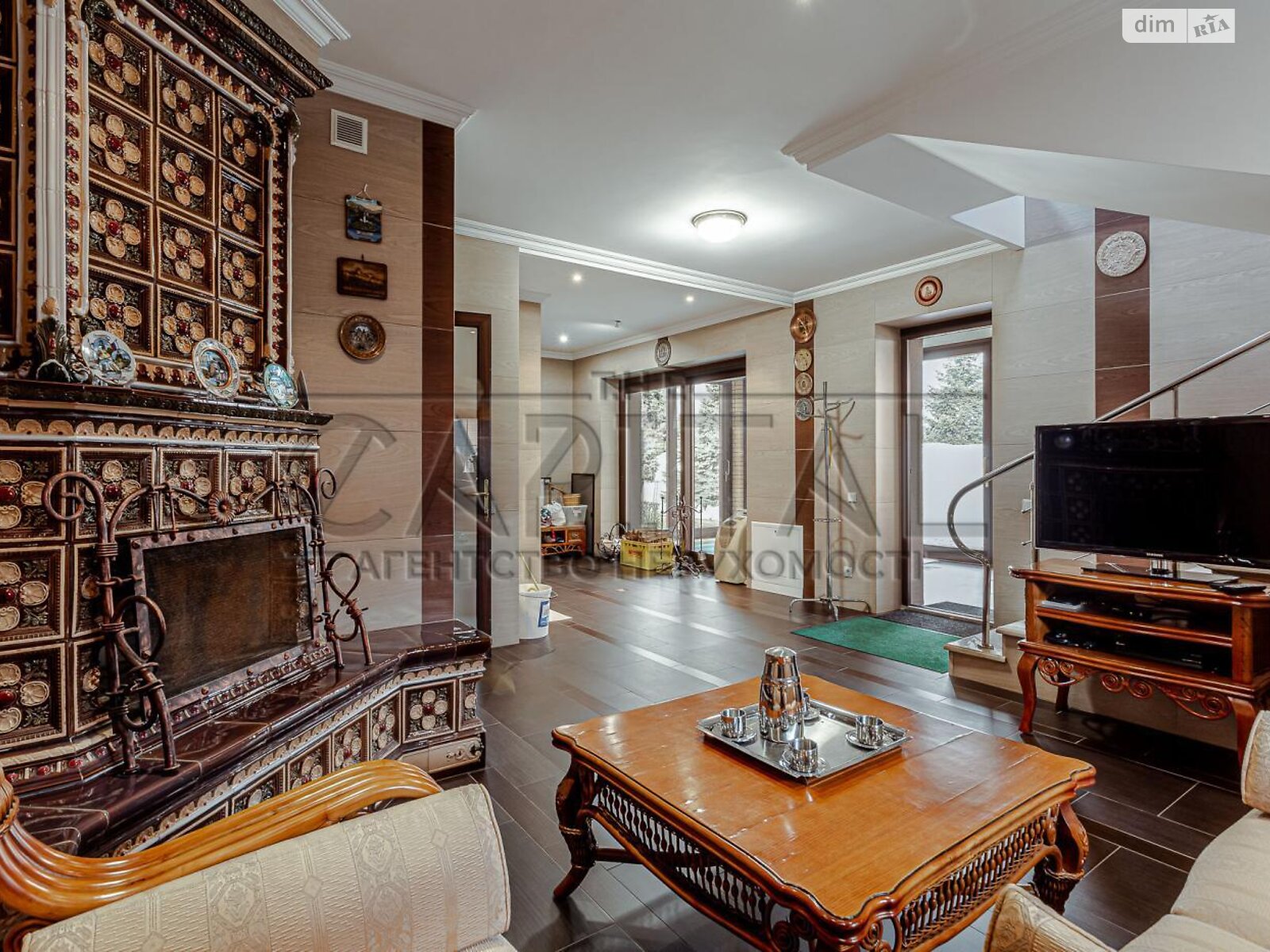 чотириповерховий будинок з верандою, 589 кв. м, цегла. Продаж у Новосілках фото 1 чотириповерховий будинок з верандою, 589 кв. м, цегла. Продаж у Новосілках фото 1