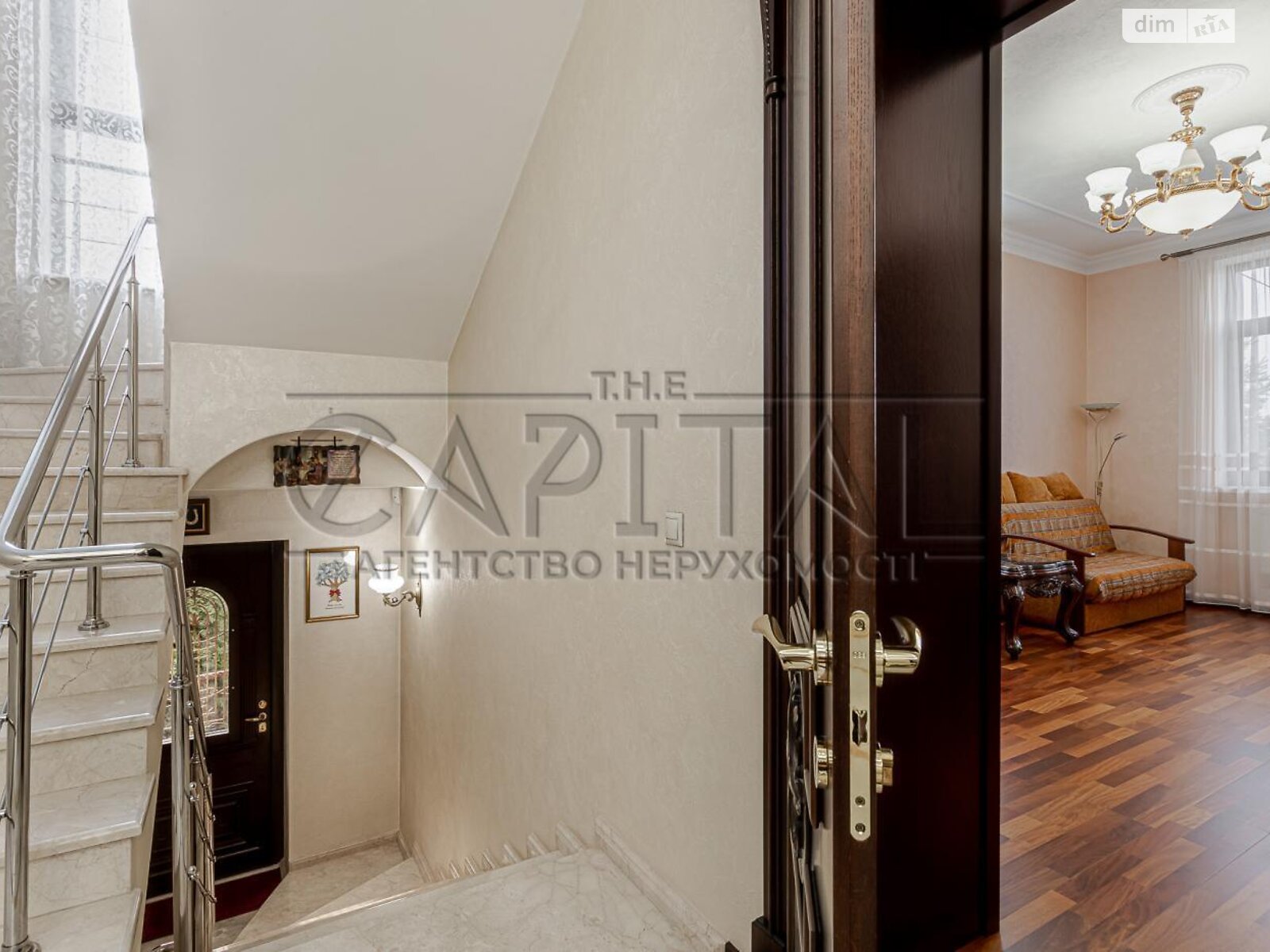чотириповерховий будинок з верандою, 589 кв. м, цегла. Продаж у Новосілках фото 1 чотириповерховий будинок з верандою, 589 кв. м, цегла. Продаж у Новосілках фото 1