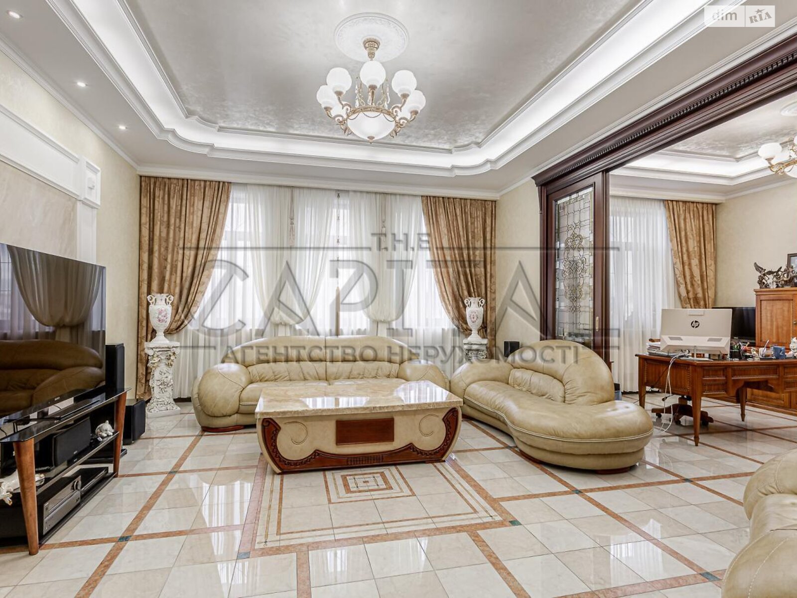 чотириповерховий будинок з верандою, 589 кв. м, цегла. Продаж у Новосілках фото 1 чотириповерховий будинок з верандою, 589 кв. м, цегла. Продаж у Новосілках фото 1