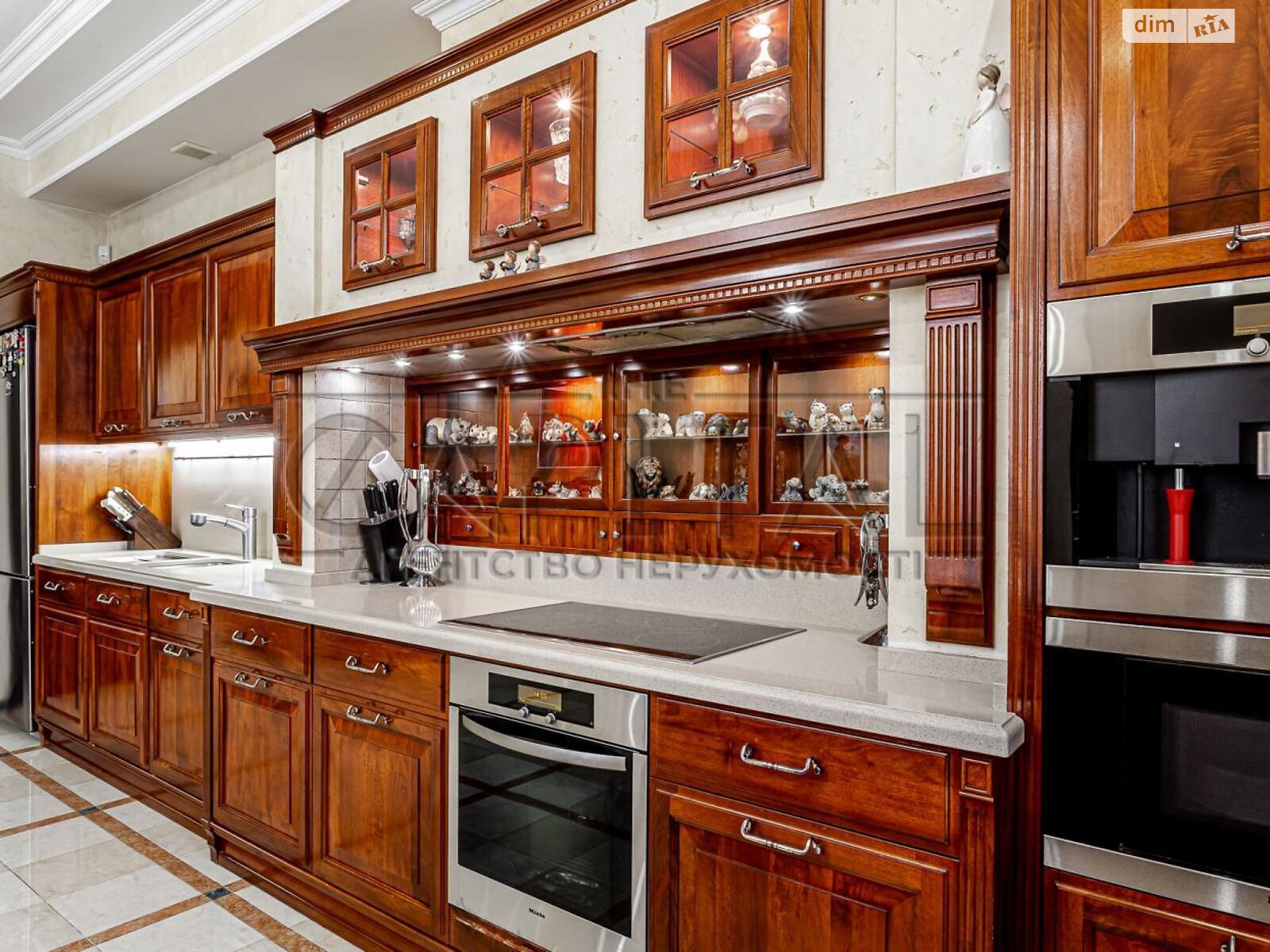 чотириповерховий будинок з верандою, 589 кв. м, цегла. Продаж у Новосілках фото 1 чотириповерховий будинок з верандою, 589 кв. м, цегла. Продаж у Новосілках фото 1