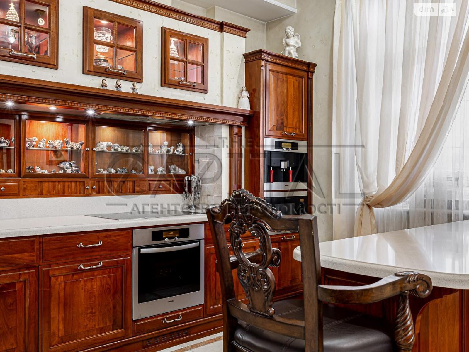 чотириповерховий будинок з верандою, 589 кв. м, цегла. Продаж у Новосілках фото 1 чотириповерховий будинок з верандою, 589 кв. м, цегла. Продаж у Новосілках фото 1