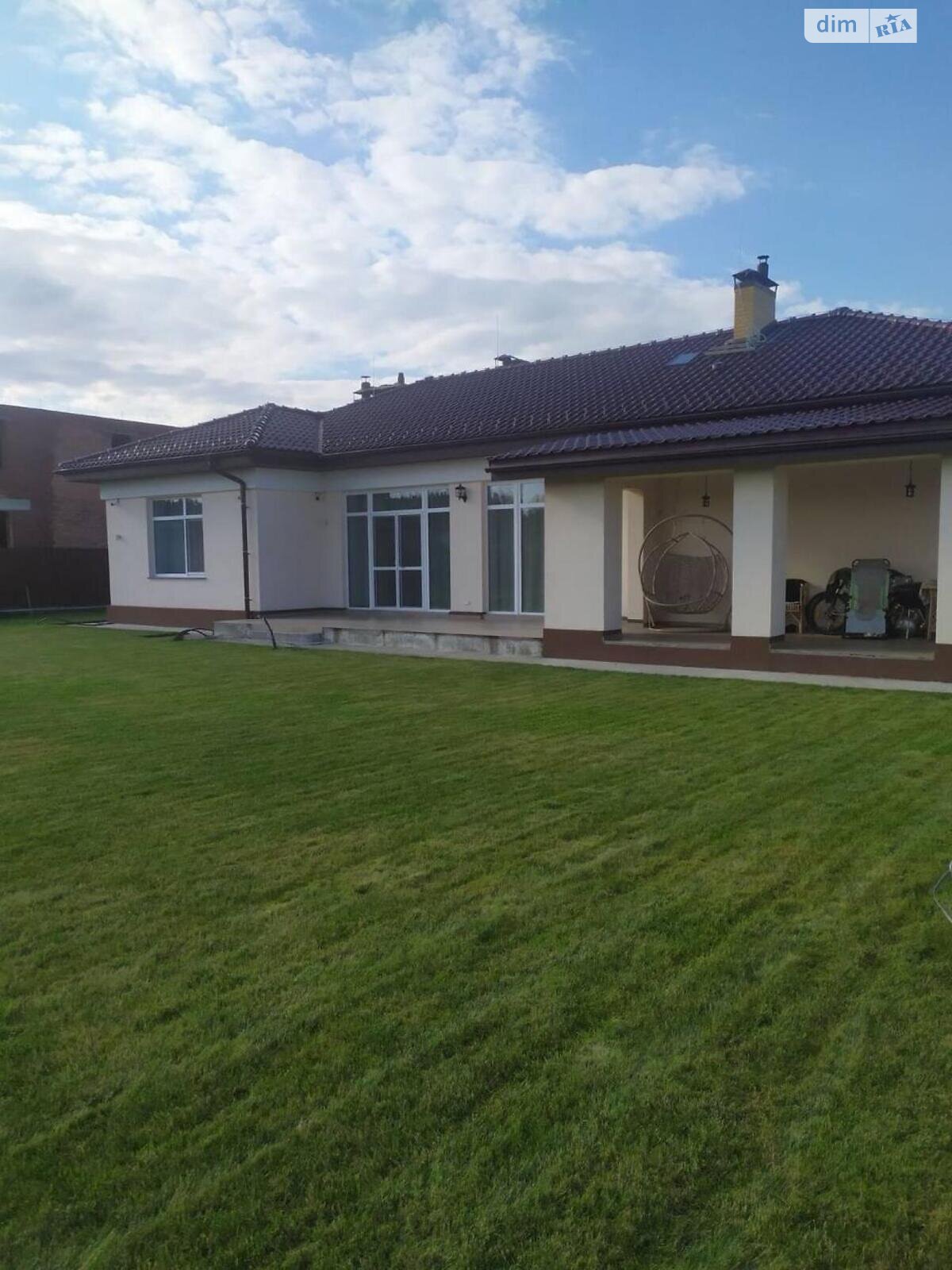 одноповерховий будинок з гаражем, 190 кв. м, цегла. Продаж у Новосілках фото 1 одноповерховий будинок з гаражем, 190 кв. м, цегла. Продаж у Новосілках фото 1