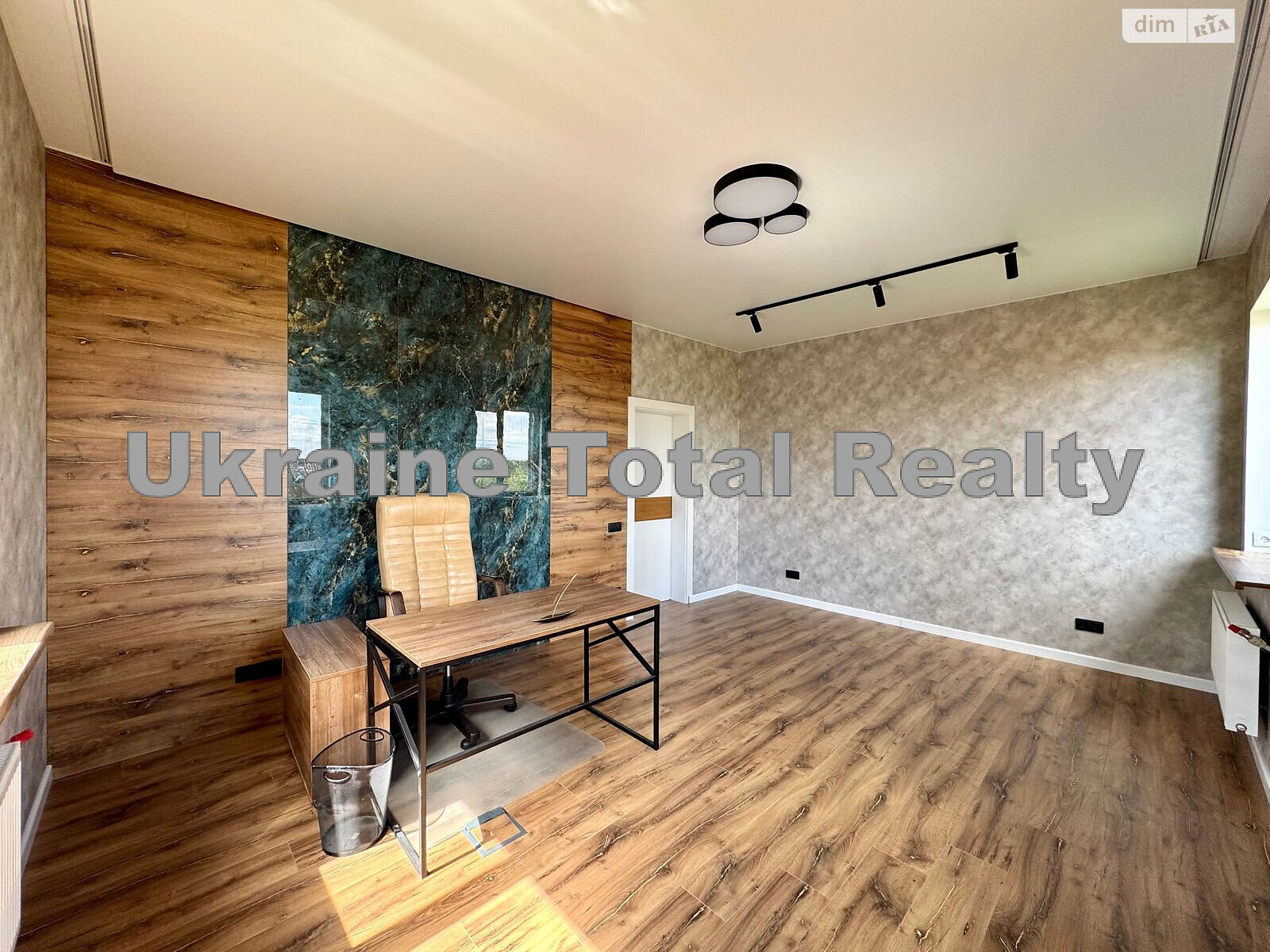 двухэтажный дом с балконом, 380 кв. м, кирпич. Продажа в Новоселках фото 1 двухэтажный дом с балконом, 380 кв. м, кирпич. Продажа в Новоселках фото 1