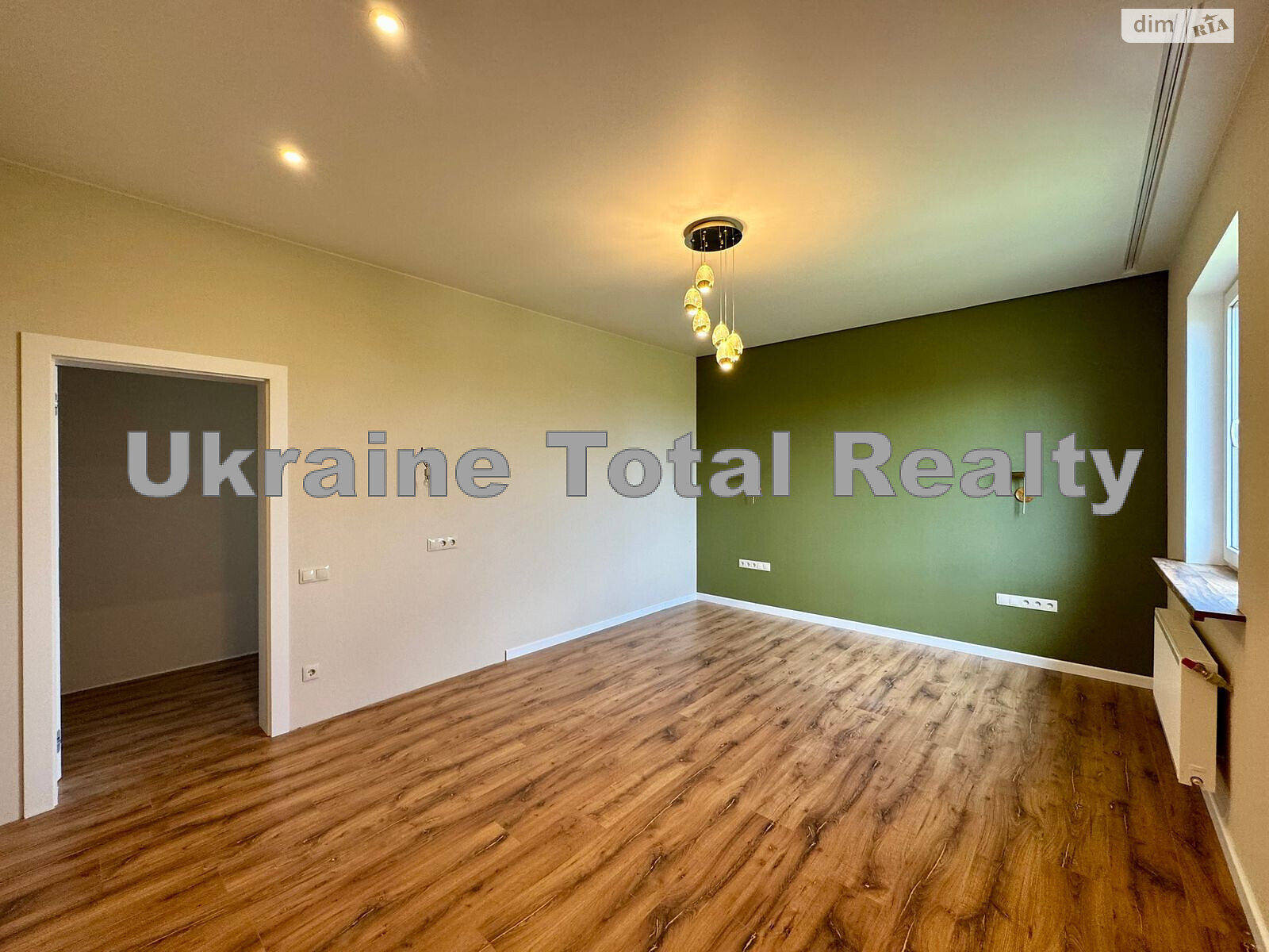 двухэтажный дом с балконом, 380 кв. м, кирпич. Продажа в Новоселках фото 1 двухэтажный дом с балконом, 380 кв. м, кирпич. Продажа в Новоселках фото 1