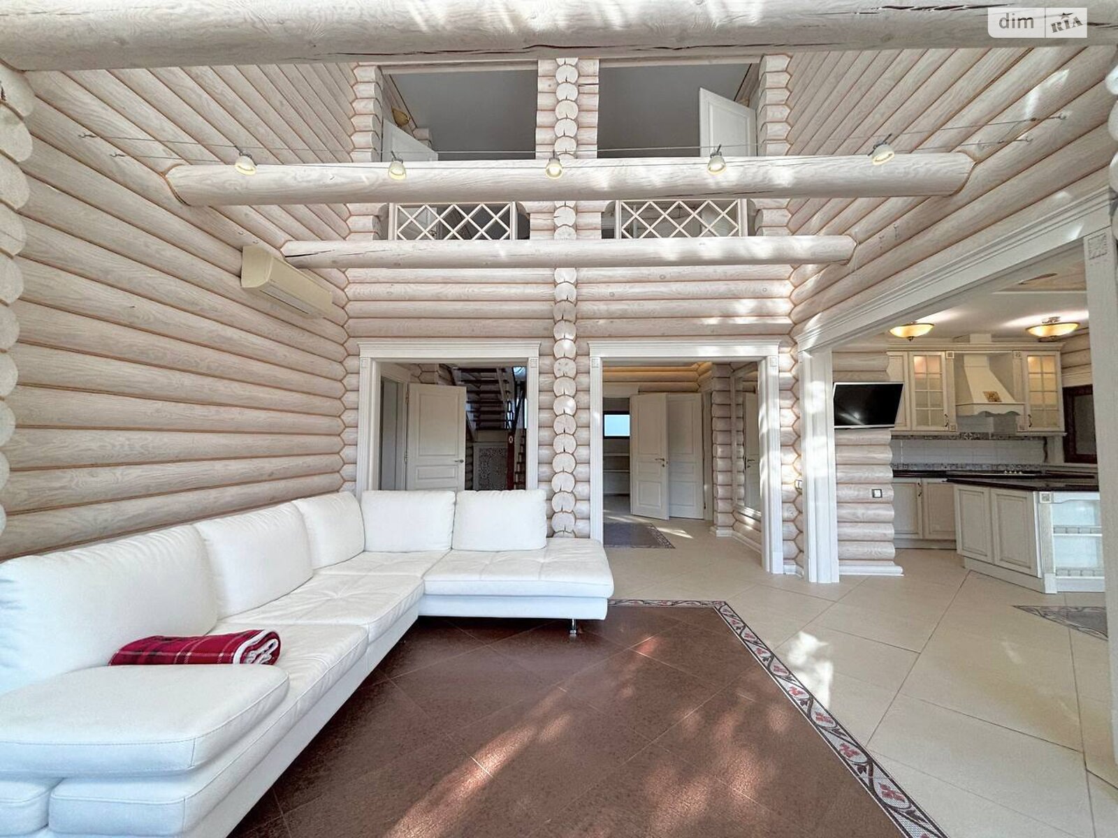 двоповерховий будинок з гаражем, 229 кв. м, зруб. Продаж у Новоселівці фото 1