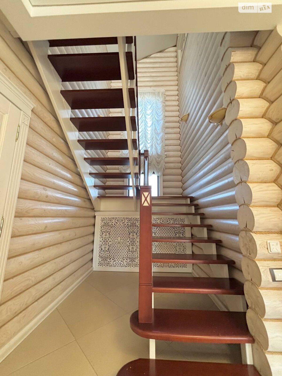 двоповерховий будинок з гаражем, 229 кв. м, зруб. Продаж у Новоселівці фото 1