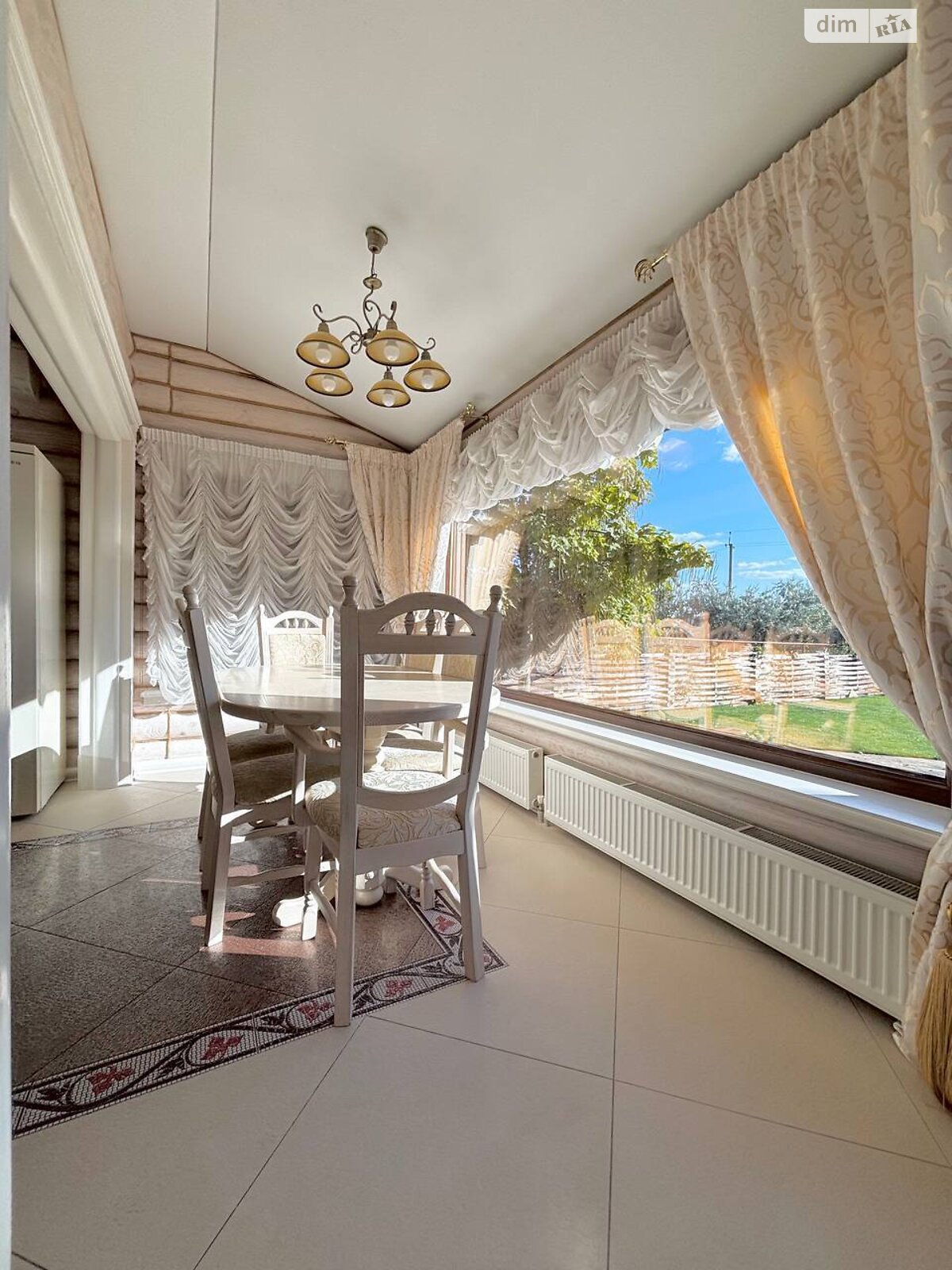 двоповерховий будинок з гаражем, 229 кв. м, зруб. Продаж у Новоселівці фото 1