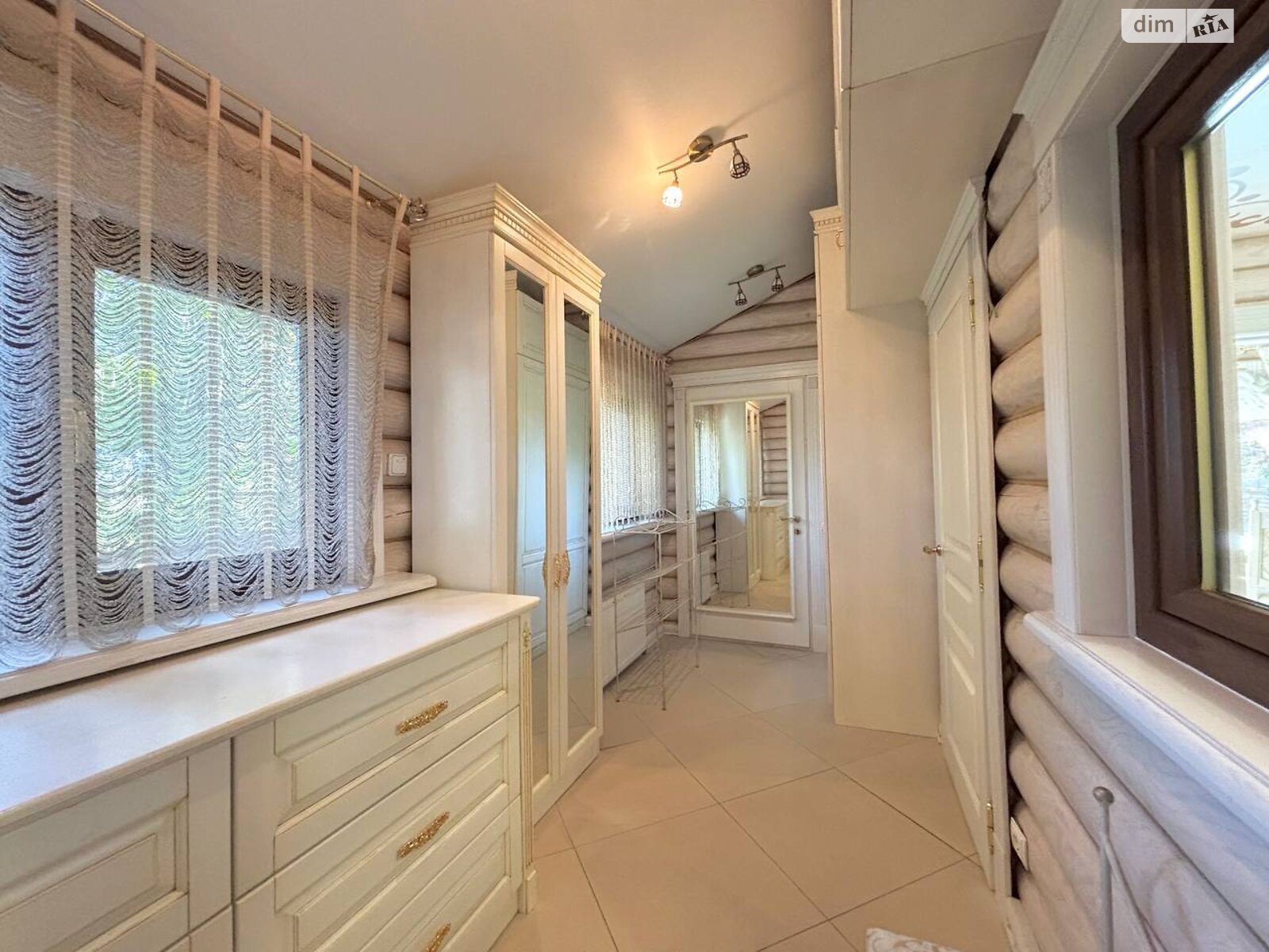 двоповерховий будинок з гаражем, 229 кв. м, зруб. Продаж у Новоселівці фото 1