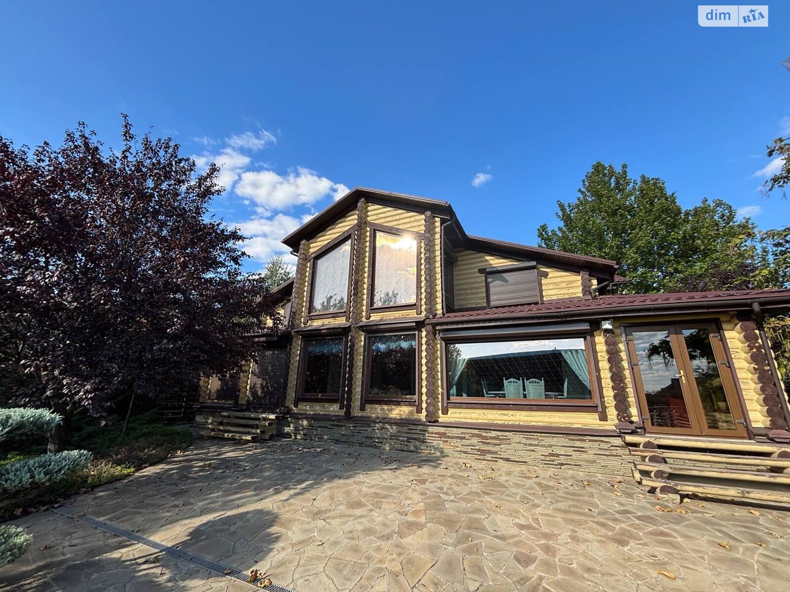 двоповерховий будинок з гаражем, 229 кв. м, зруб. Продаж у Новоселівці фото 1