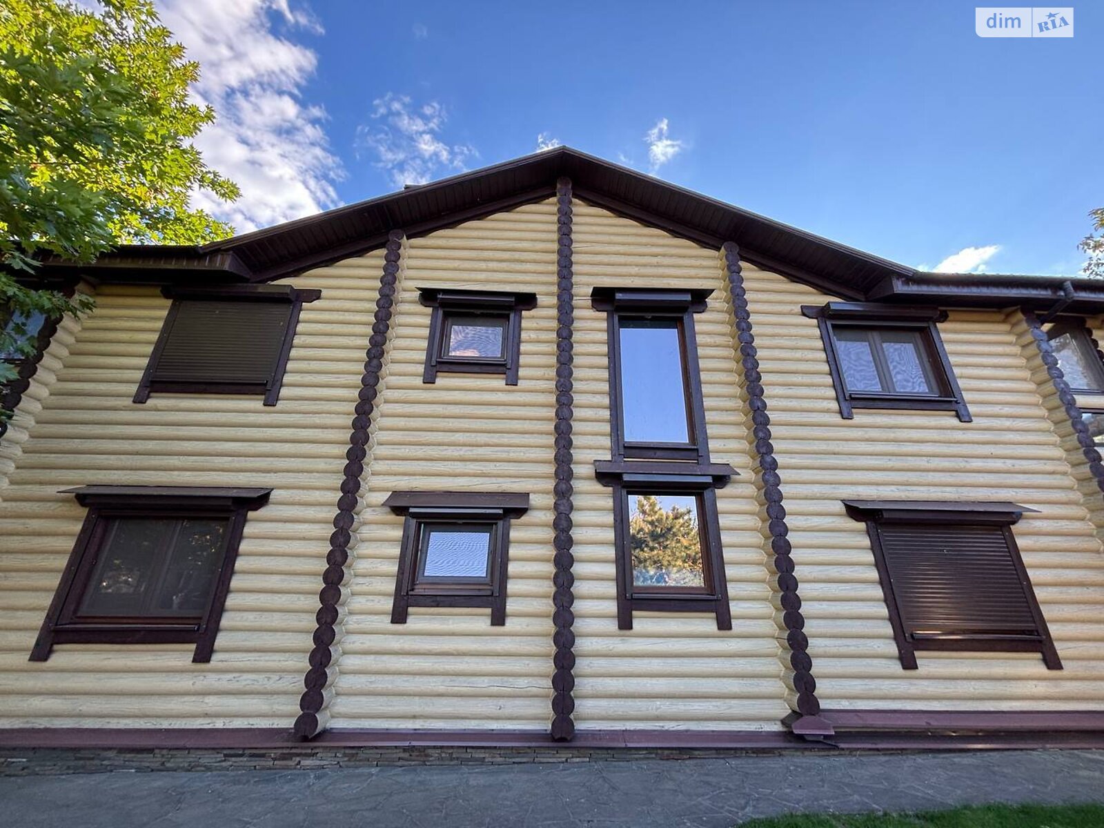 двоповерховий будинок з гаражем, 229 кв. м, зруб. Продаж у Новоселівці фото 1