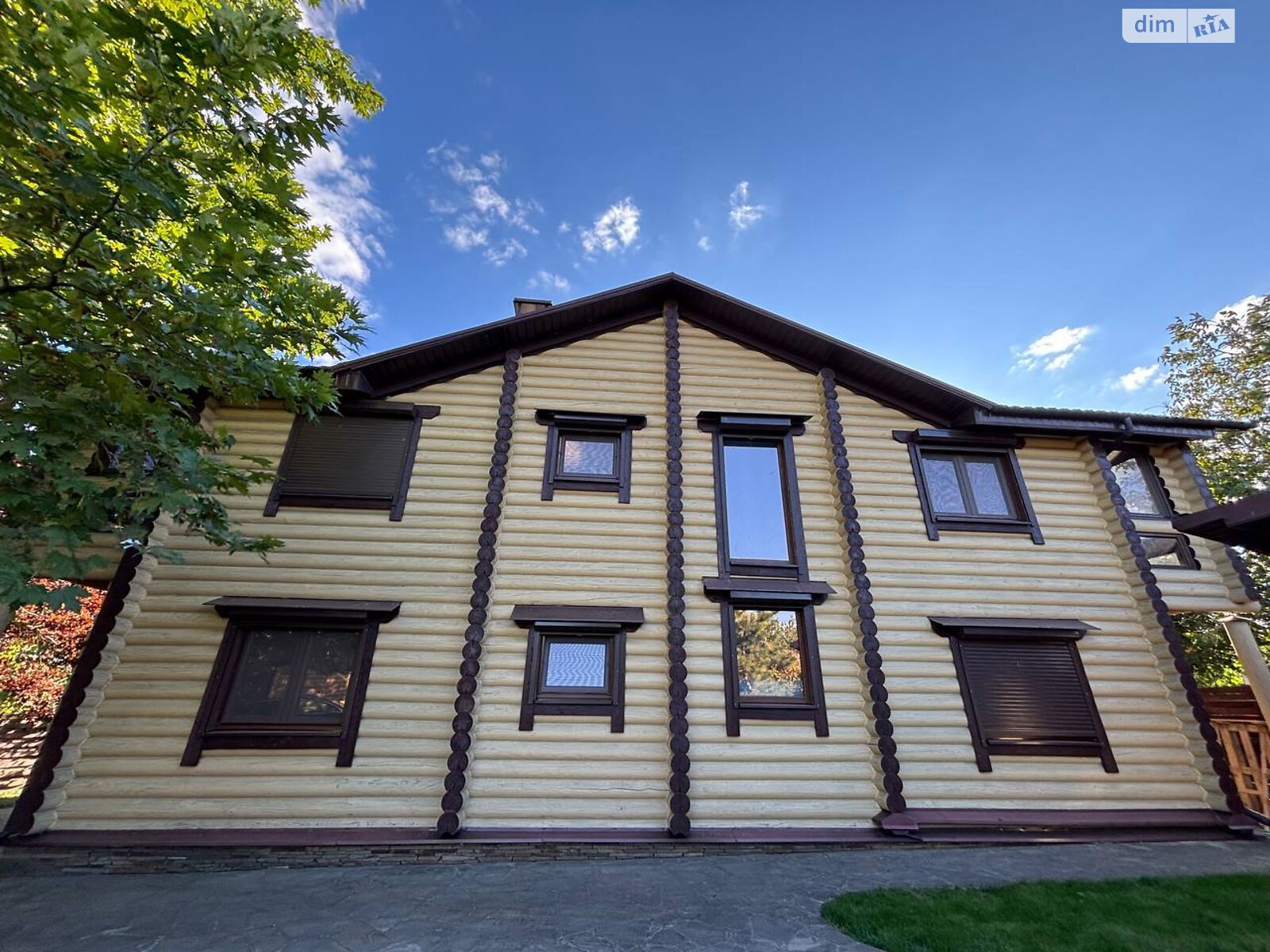 двоповерховий будинок з гаражем, 229 кв. м, зруб. Продаж у Новоселівці фото 1