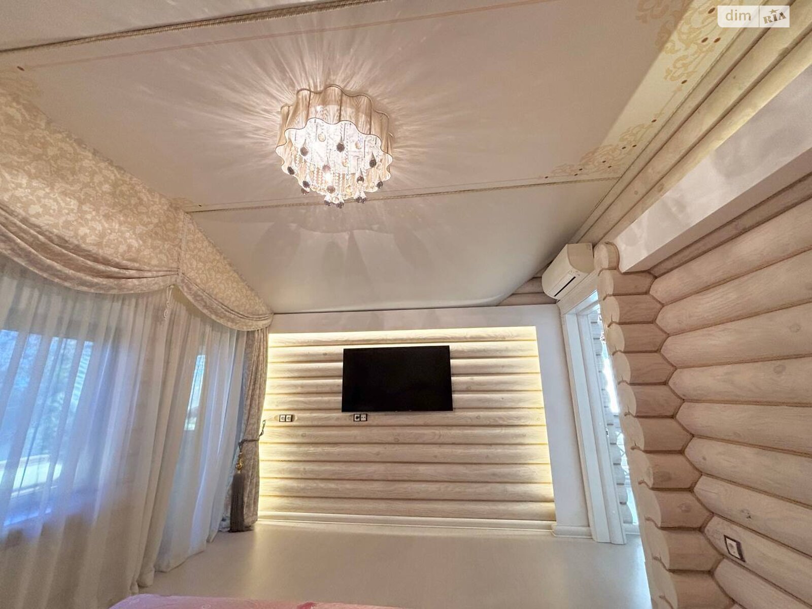 двоповерховий будинок з гаражем, 229 кв. м, зруб. Продаж у Новоселівці фото 1