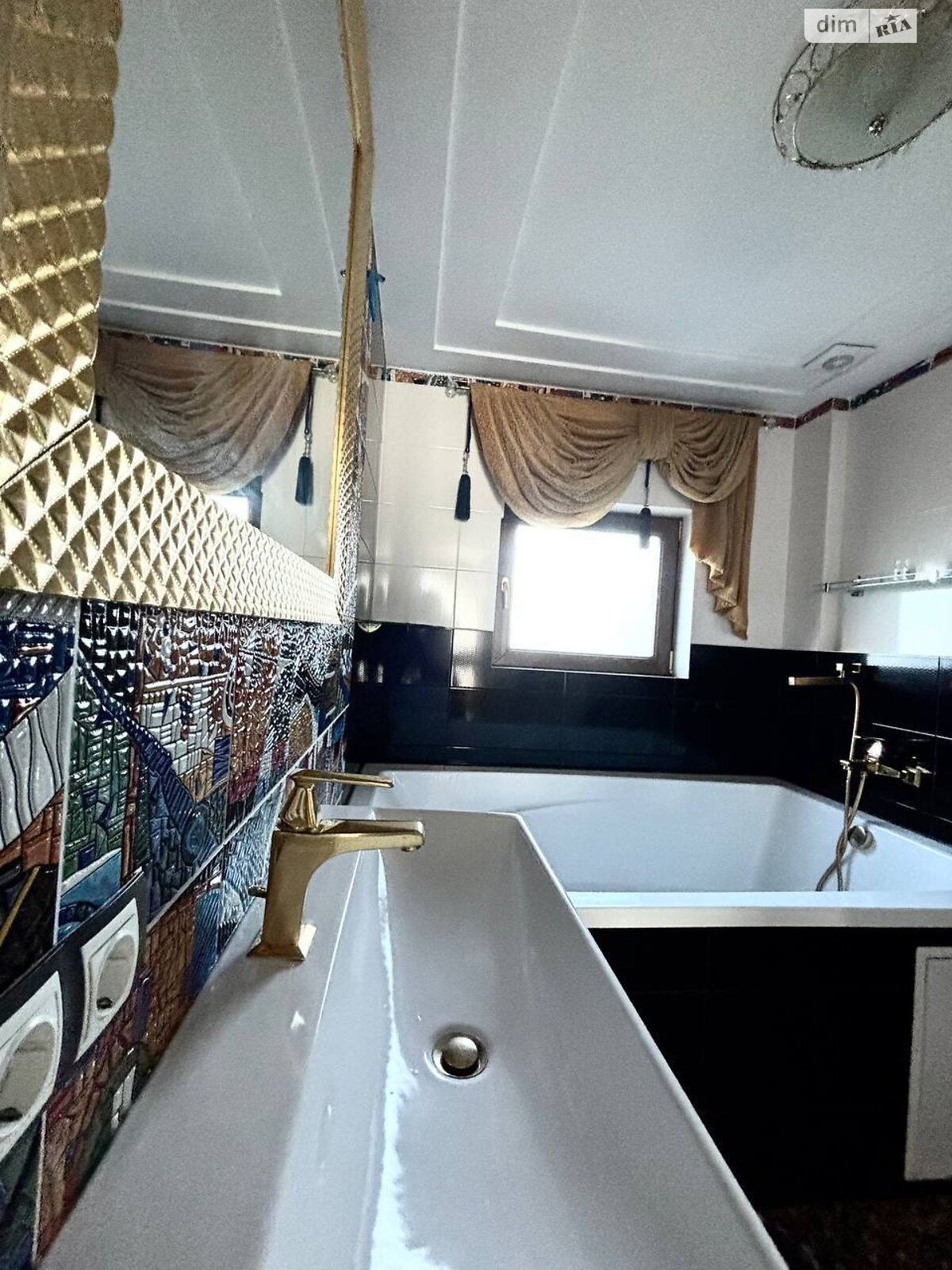 двоповерховий будинок з гаражем, 229 кв. м, зруб. Продаж у Новоселівці фото 1