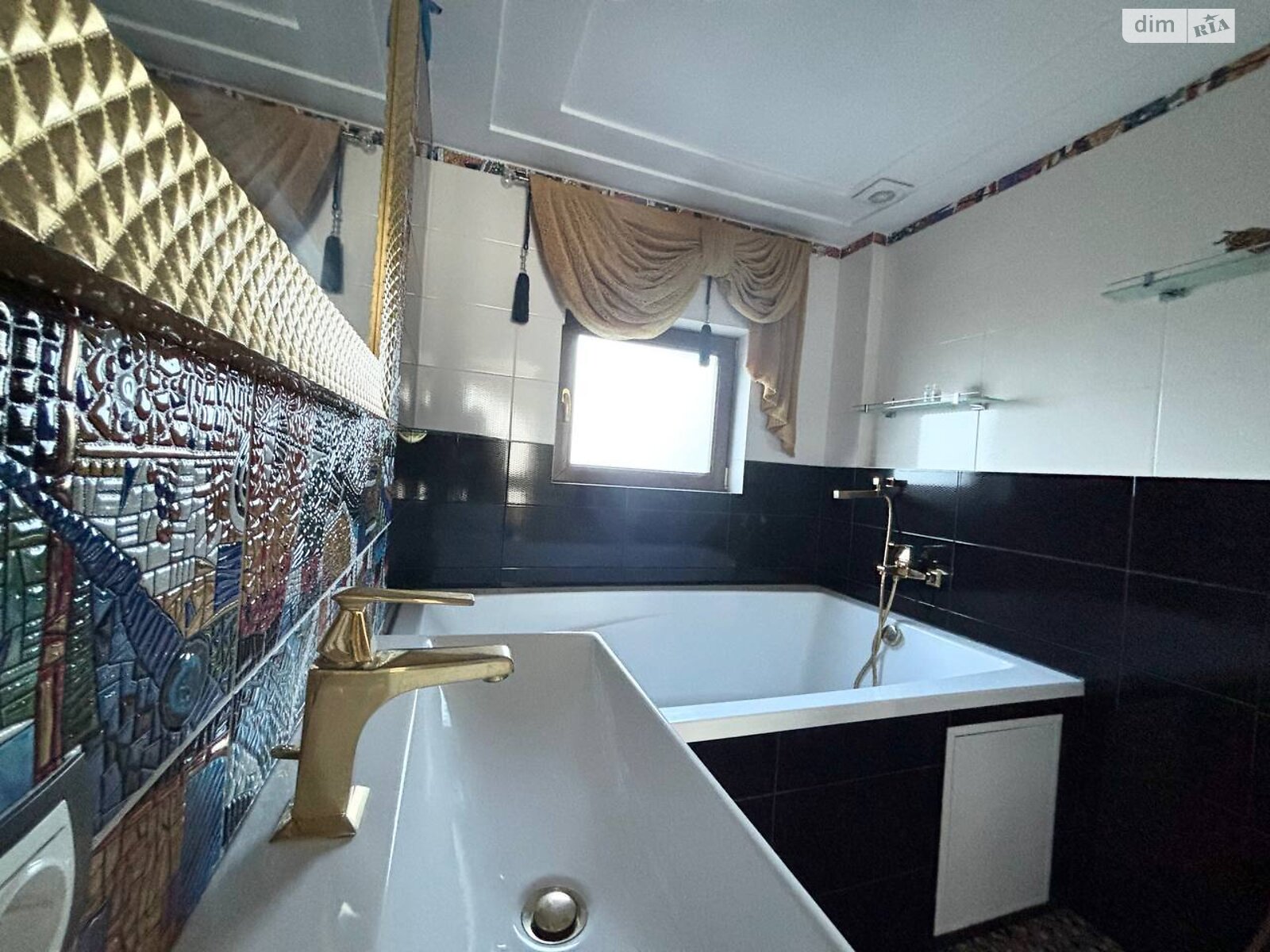 двоповерховий будинок з гаражем, 229 кв. м, зруб. Продаж у Новоселівці фото 1