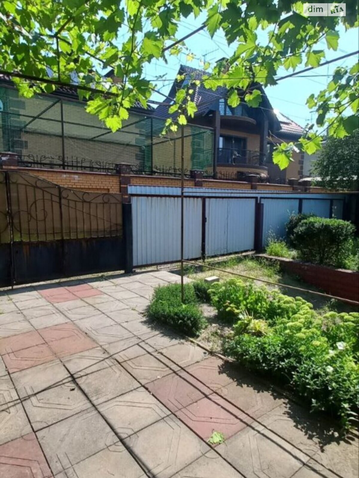 двухэтажный дом веранда, 92 кв. м, кирпич. Продажа в Новоселовке фото 1