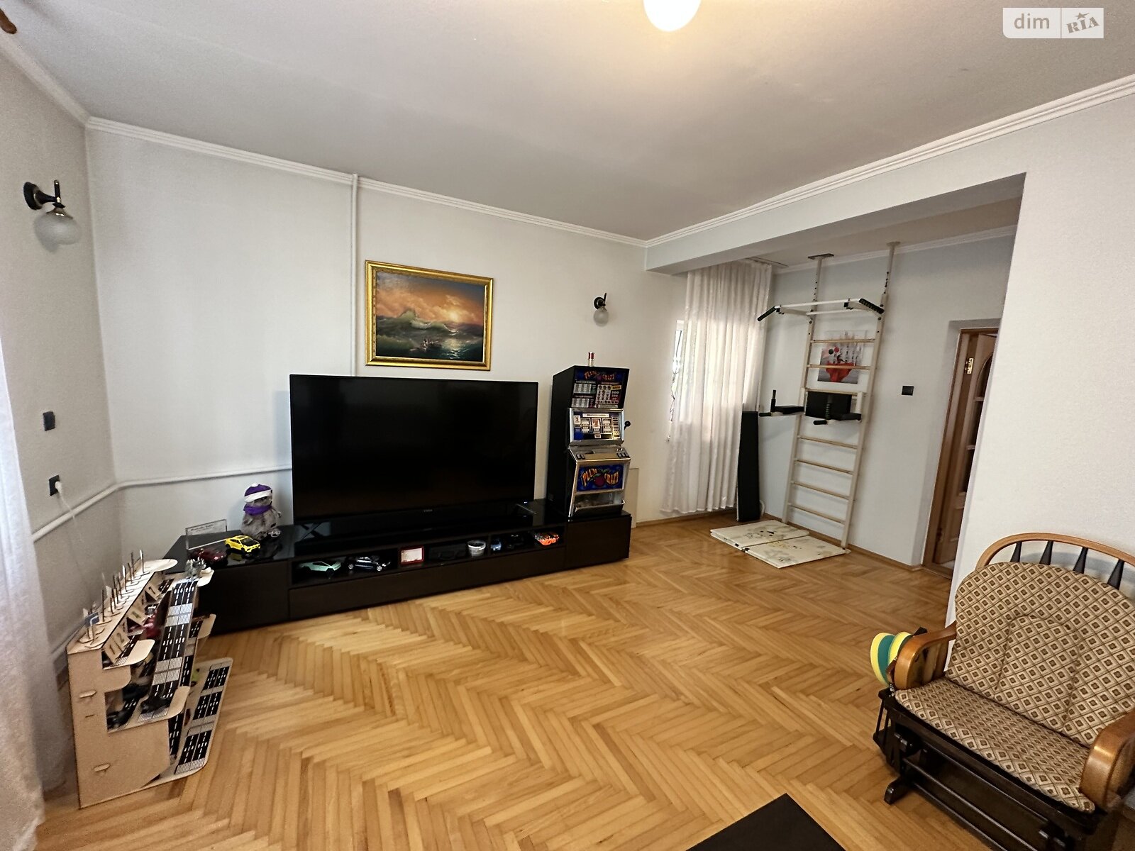 двухэтажный дом с отоплением, 230 кв. м, кирпич. Продажа в Новоселовке фото 1