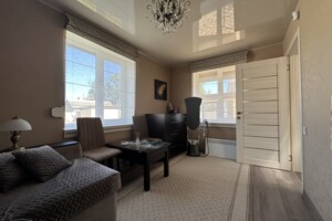 двухэтажный дом с отоплением, 90 кв. м, кирпич. Продажа в Новоселовке фото 2