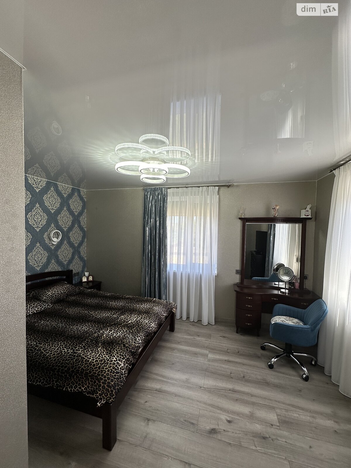 двухэтажный дом с отоплением, 90 кв. м, кирпич. Продажа в Новоселовке фото 1 двухэтажный дом с отоплением, 90 кв. м, кирпич. Продажа в Новоселовке фото 1
