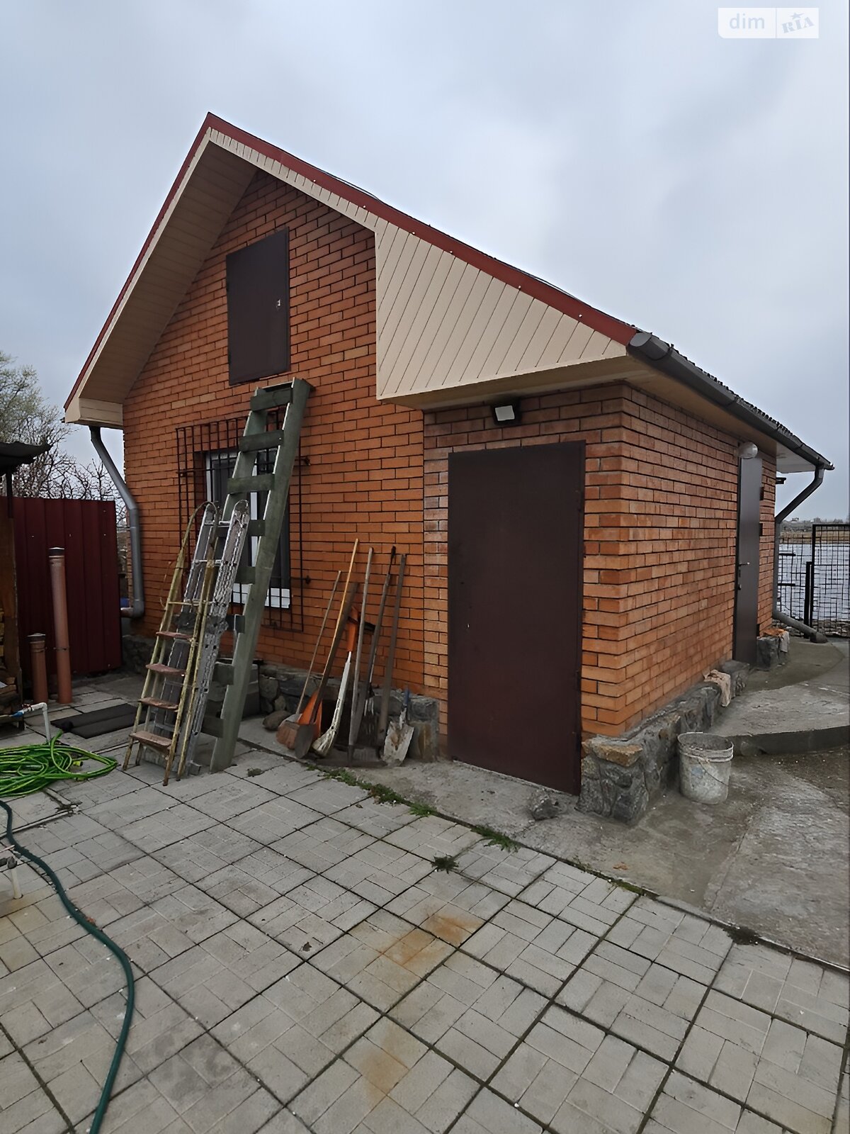 двухэтажный дом беседка, 80.6 кв. м, кирпич. Продажа в Новоселовке фото 1 двухэтажный дом беседка, 80.6 кв. м, кирпич. Продажа в Новоселовке фото 1