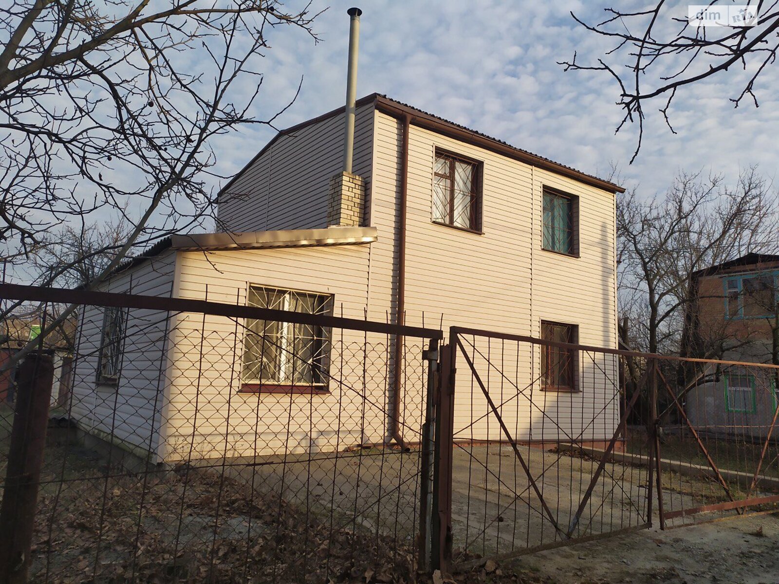 двухэтажный дом с отоплением, 100 кв. м, кирпич. Продажа в Новоселовке фото 1 двухэтажный дом с отоплением, 100 кв. м, кирпич. Продажа в Новоселовке фото 1