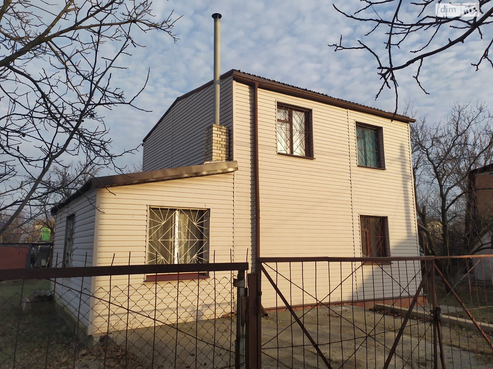 двухэтажный дом с отоплением, 100 кв. м, кирпич. Продажа в Новоселовке фото 1 двухэтажный дом с отоплением, 100 кв. м, кирпич. Продажа в Новоселовке фото 1