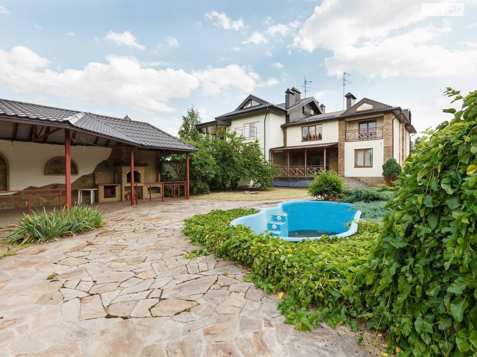 двухэтажный дом, 430 кв. м, кирпич. Продажа в Новоселовке фото 1 двухэтажный дом, 430 кв. м, кирпич. Продажа в Новоселовке фото 1