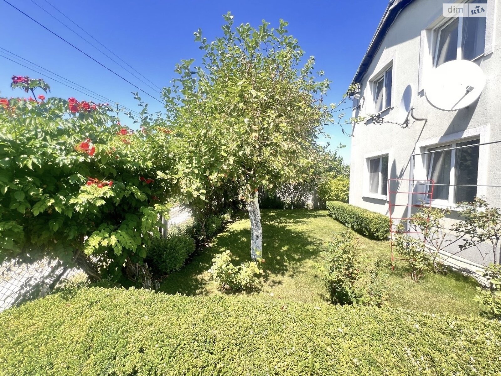 двоповерховий будинок з гаражем, 140 кв. м, цегла. Продаж у Новоселівці фото 1 двоповерховий будинок з гаражем, 140 кв. м, цегла. Продаж у Новоселівці фото 1