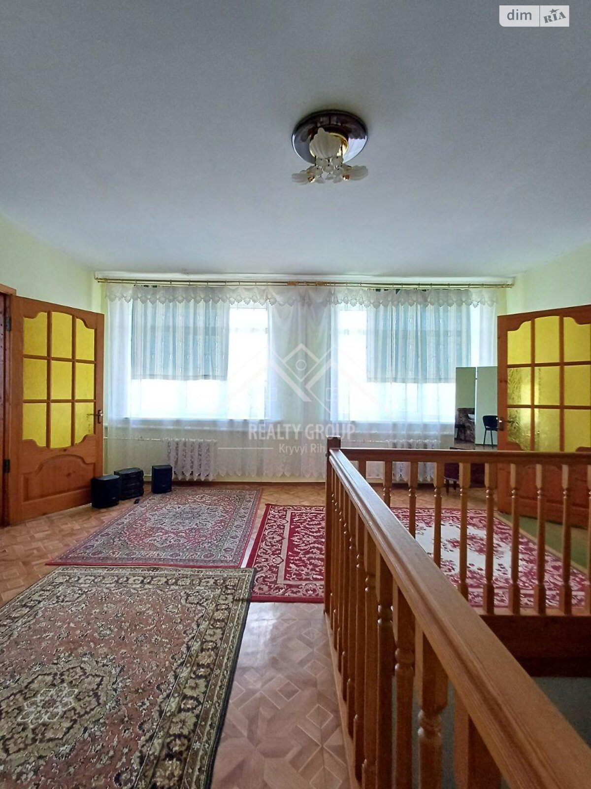 трехэтажный дом с гаражом, 265.7 кв. м, кирпич. Продажа в Новоукраинском фото 1