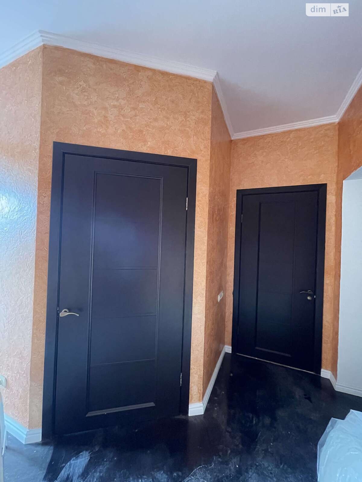 трехэтажный дом с балконом, 500 кв. м, пеноблок. Продажа в Новых Безрадичах фото 1 трехэтажный дом с балконом, 500 кв. м, пеноблок. Продажа в Новых Безрадичах фото 1
