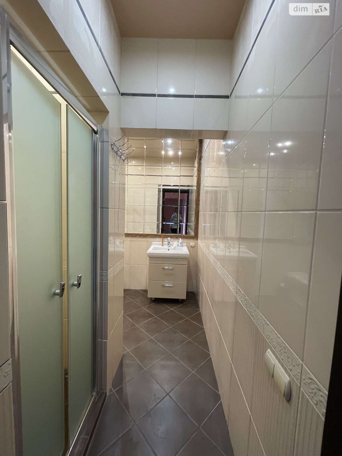 трехэтажный дом с балконом, 500 кв. м, пеноблок. Продажа в Новых Безрадичах фото 1 трехэтажный дом с балконом, 500 кв. м, пеноблок. Продажа в Новых Безрадичах фото 1