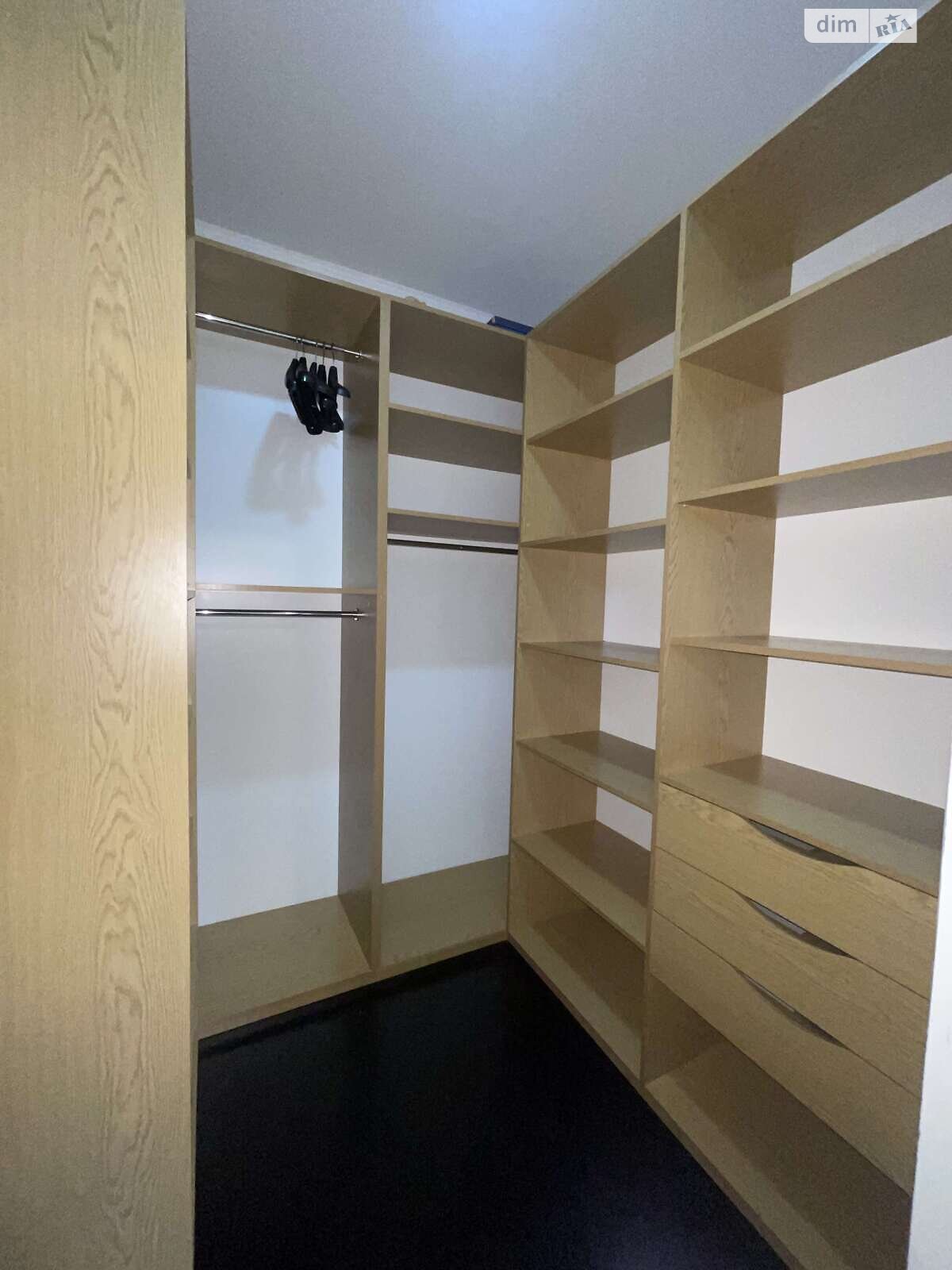 трехэтажный дом с балконом, 500 кв. м, пеноблок. Продажа в Новых Безрадичах фото 1 трехэтажный дом с балконом, 500 кв. м, пеноблок. Продажа в Новых Безрадичах фото 1