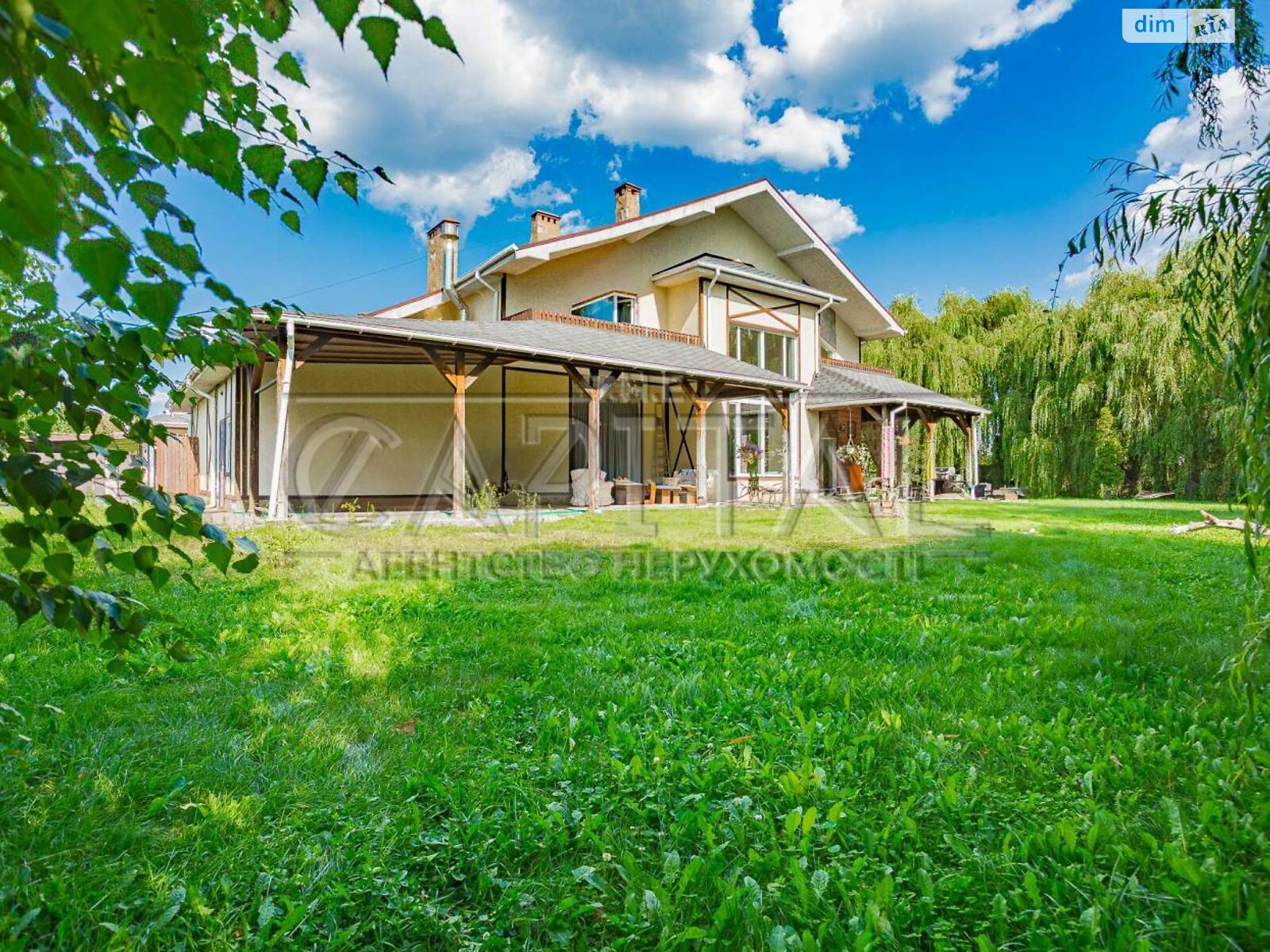 двухэтажный дом с балконом, 289.5 кв. м, кирпич. Продажа в Старых Безрадичах фото 1