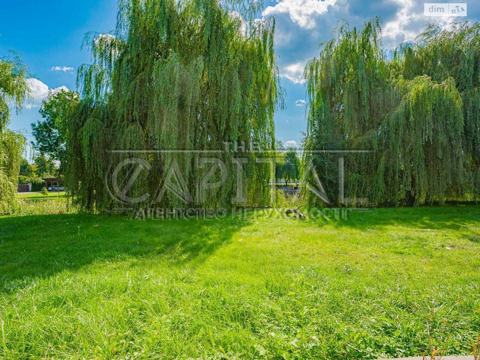 двухэтажный дом с балконом, 289.5 кв. м, кирпич. Продажа в Старых Безрадичах фото 1