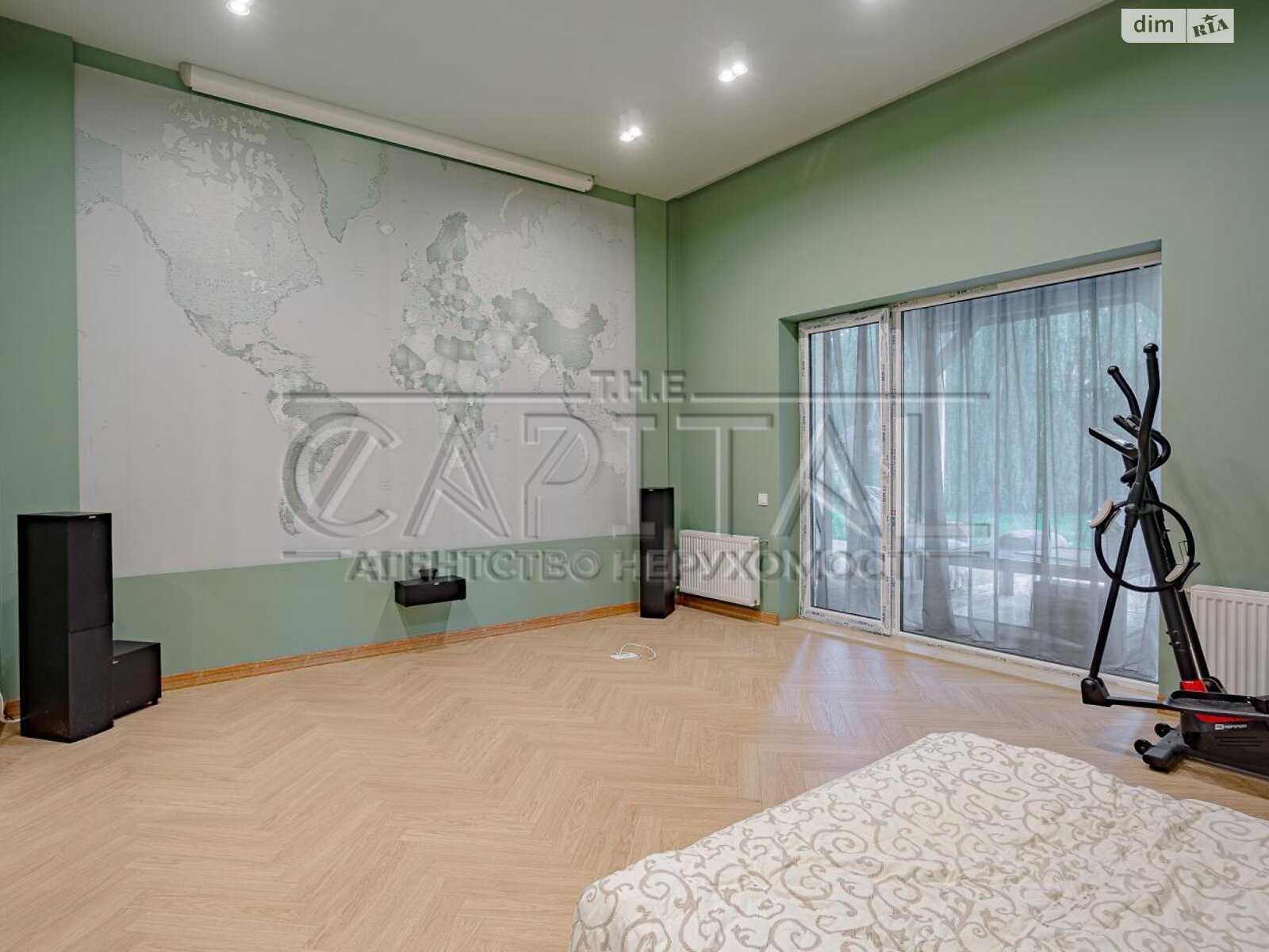 двухэтажный дом с балконом, 289.5 кв. м, кирпич. Продажа в Старых Безрадичах фото 1