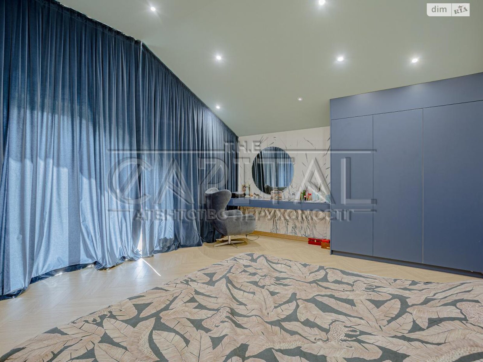 двухэтажный дом с балконом, 289.5 кв. м, кирпич. Продажа в Старых Безрадичах фото 1