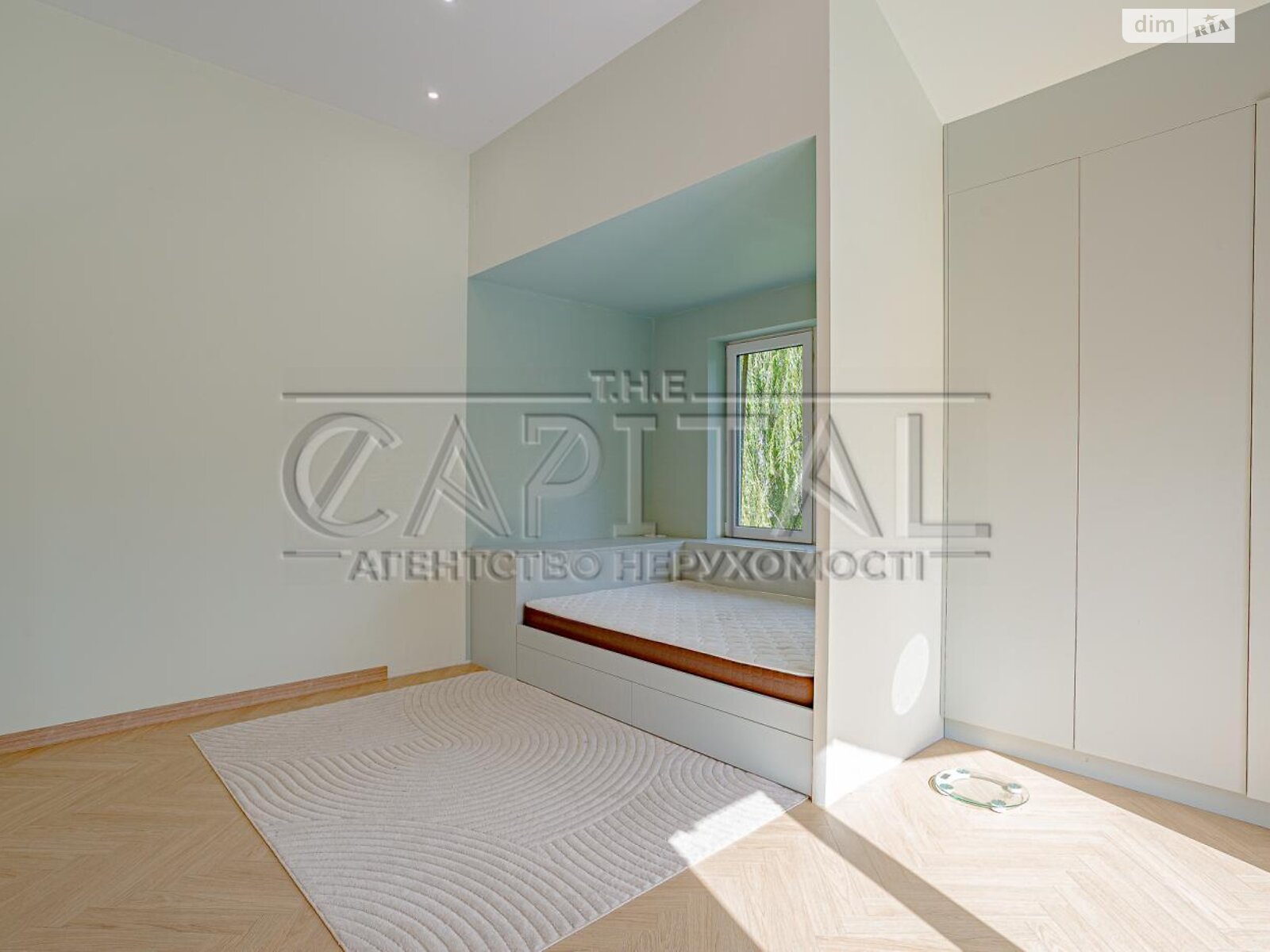 двухэтажный дом с балконом, 289.5 кв. м, кирпич. Продажа в Старых Безрадичах фото 1