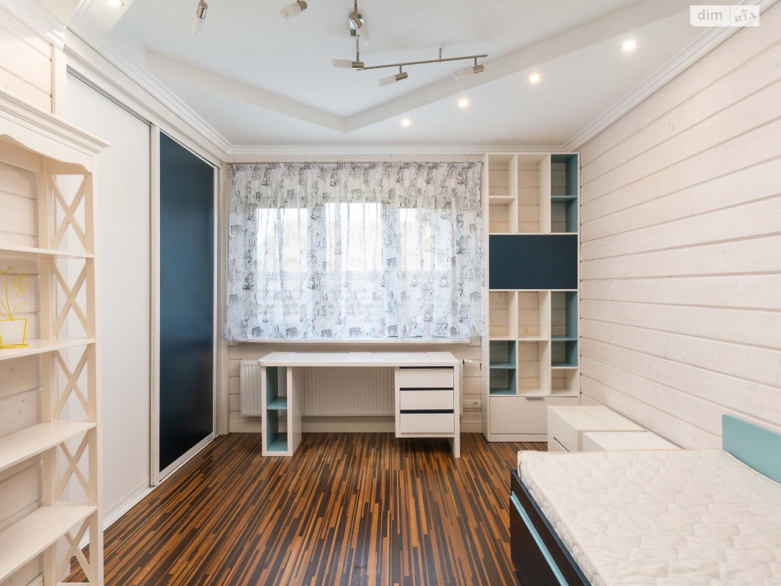 двухэтажный дом беседка, 200 кв. м, кирпич. Продажа в Новых Безрадичах фото 1 двухэтажный дом беседка, 200 кв. м, кирпич. Продажа в Новых Безрадичах фото 1