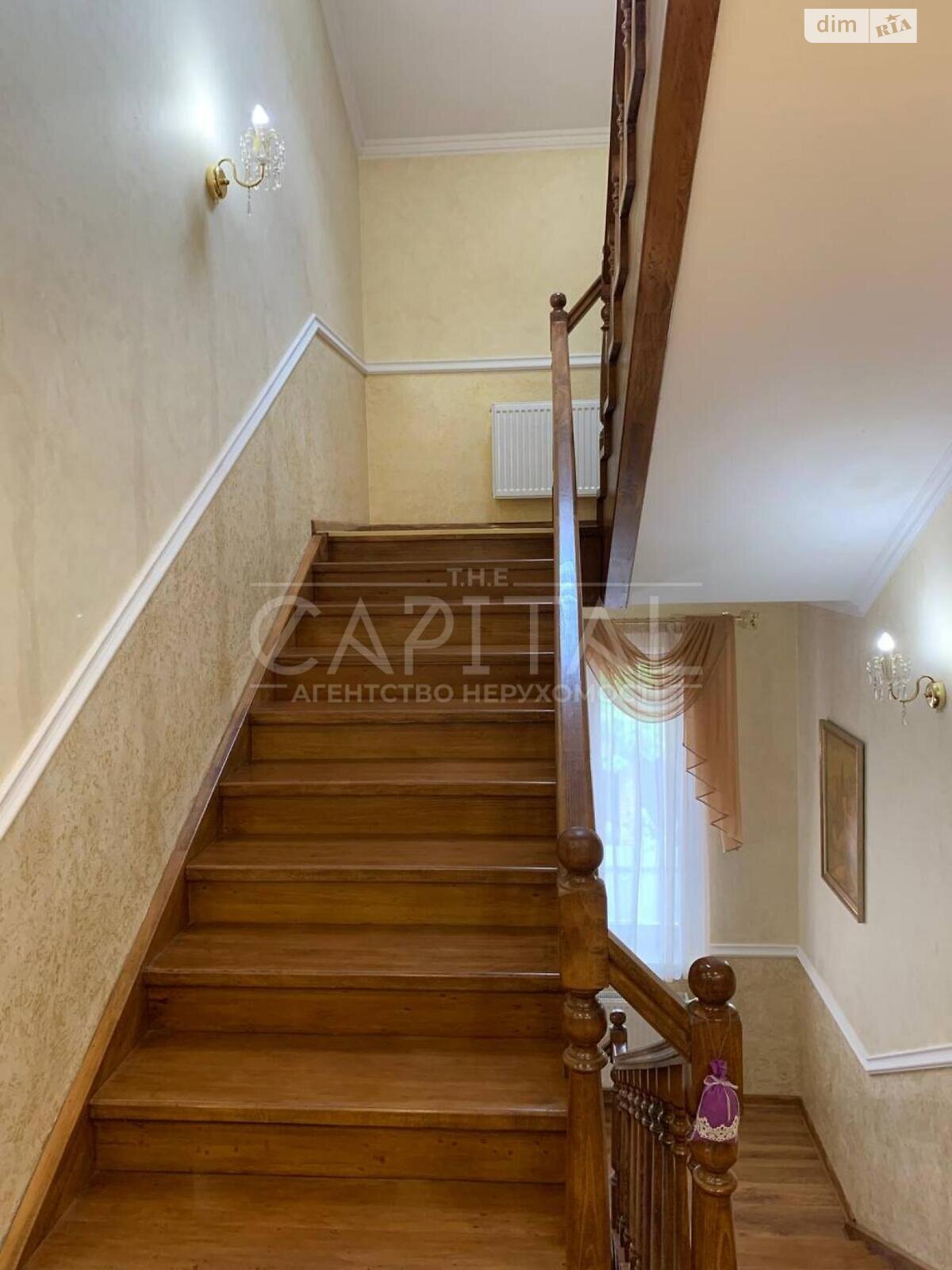 триповерховий будинок з гаражем, 375 кв. м, цегла. Продаж у Нових Безрадичах фото 1 триповерховий будинок з гаражем, 375 кв. м, цегла. Продаж у Нових Безрадичах фото 1