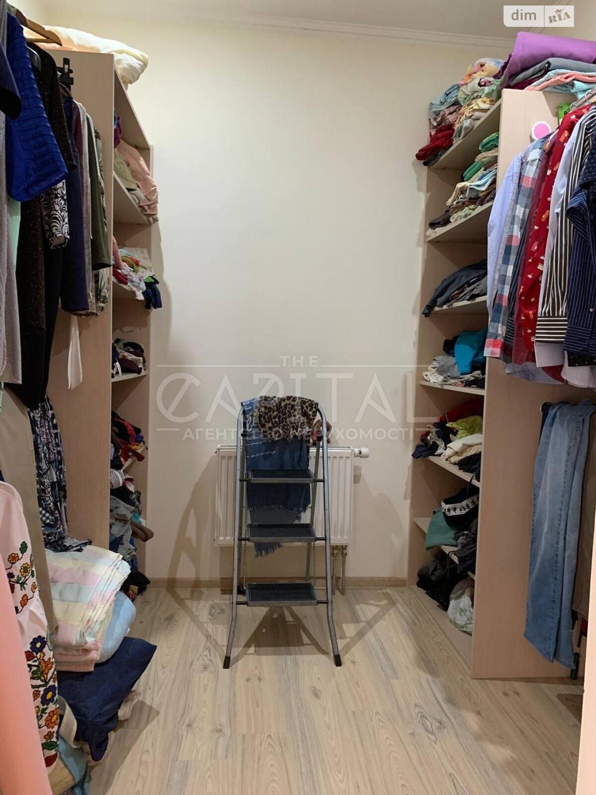триповерховий будинок з гаражем, 375 кв. м, цегла. Продаж у Нових Безрадичах фото 1 триповерховий будинок з гаражем, 375 кв. м, цегла. Продаж у Нових Безрадичах фото 1