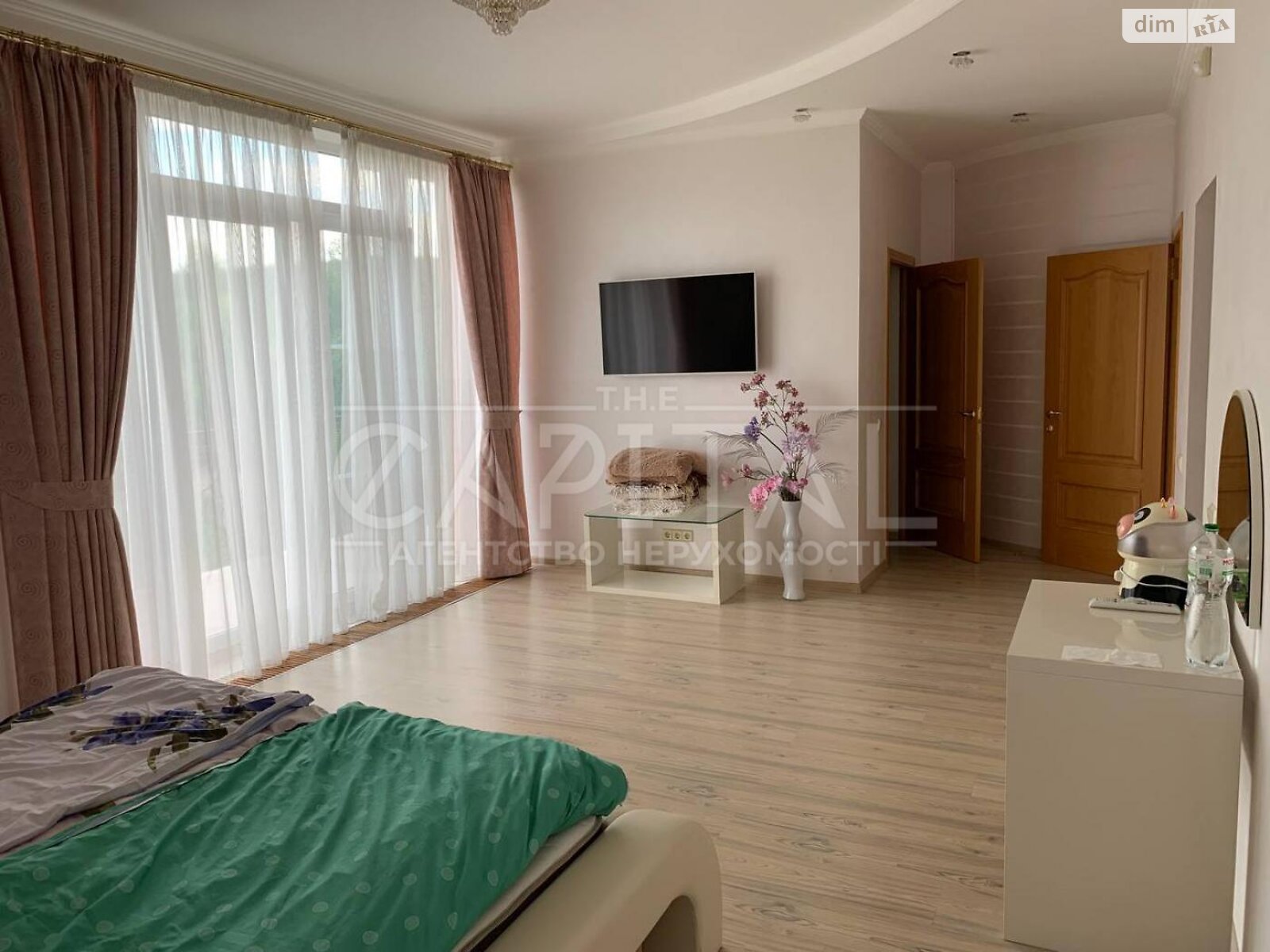 триповерховий будинок з гаражем, 375 кв. м, цегла. Продаж у Нових Безрадичах фото 1 триповерховий будинок з гаражем, 375 кв. м, цегла. Продаж у Нових Безрадичах фото 1