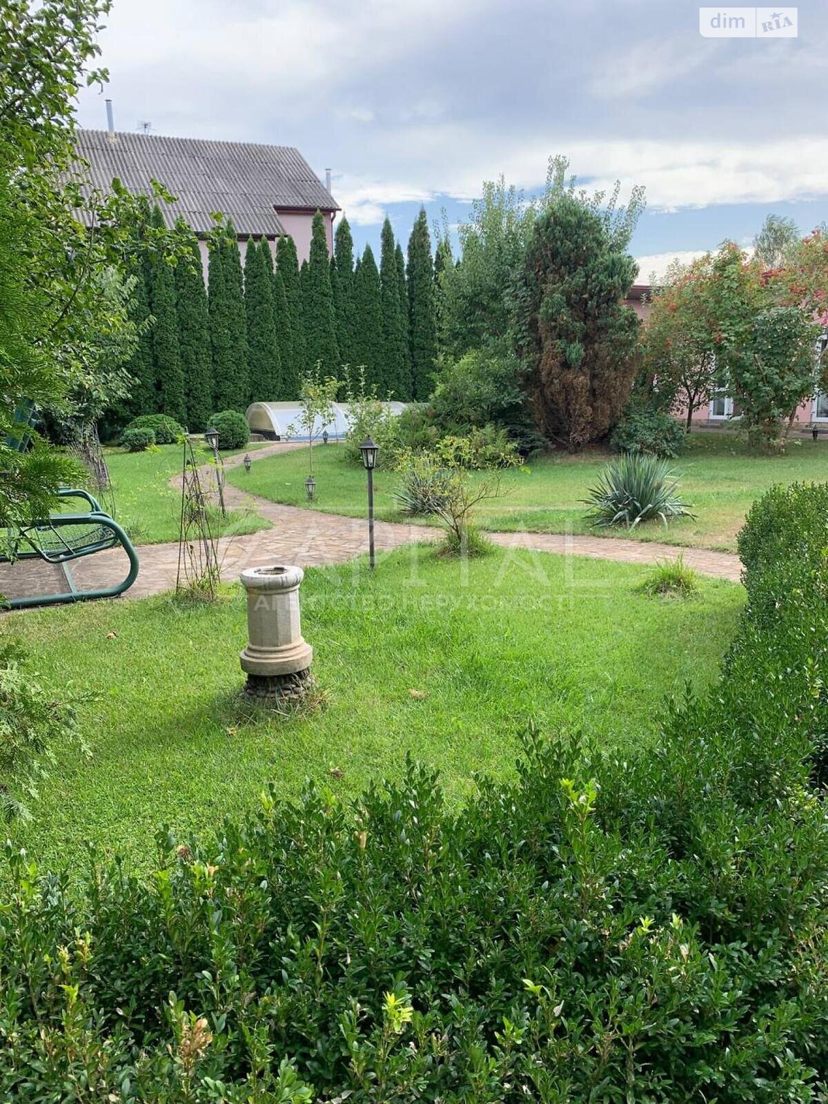 триповерховий будинок з гаражем, 375 кв. м, цегла. Продаж у Нових Безрадичах фото 1 триповерховий будинок з гаражем, 375 кв. м, цегла. Продаж у Нових Безрадичах фото 1