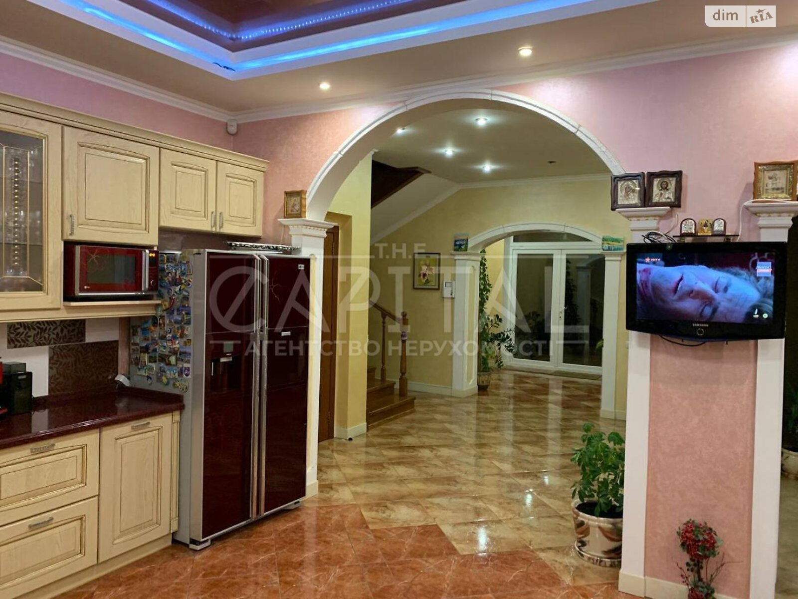 триповерховий будинок з гаражем, 375 кв. м, цегла. Продаж у Нових Безрадичах фото 1 триповерховий будинок з гаражем, 375 кв. м, цегла. Продаж у Нових Безрадичах фото 1
