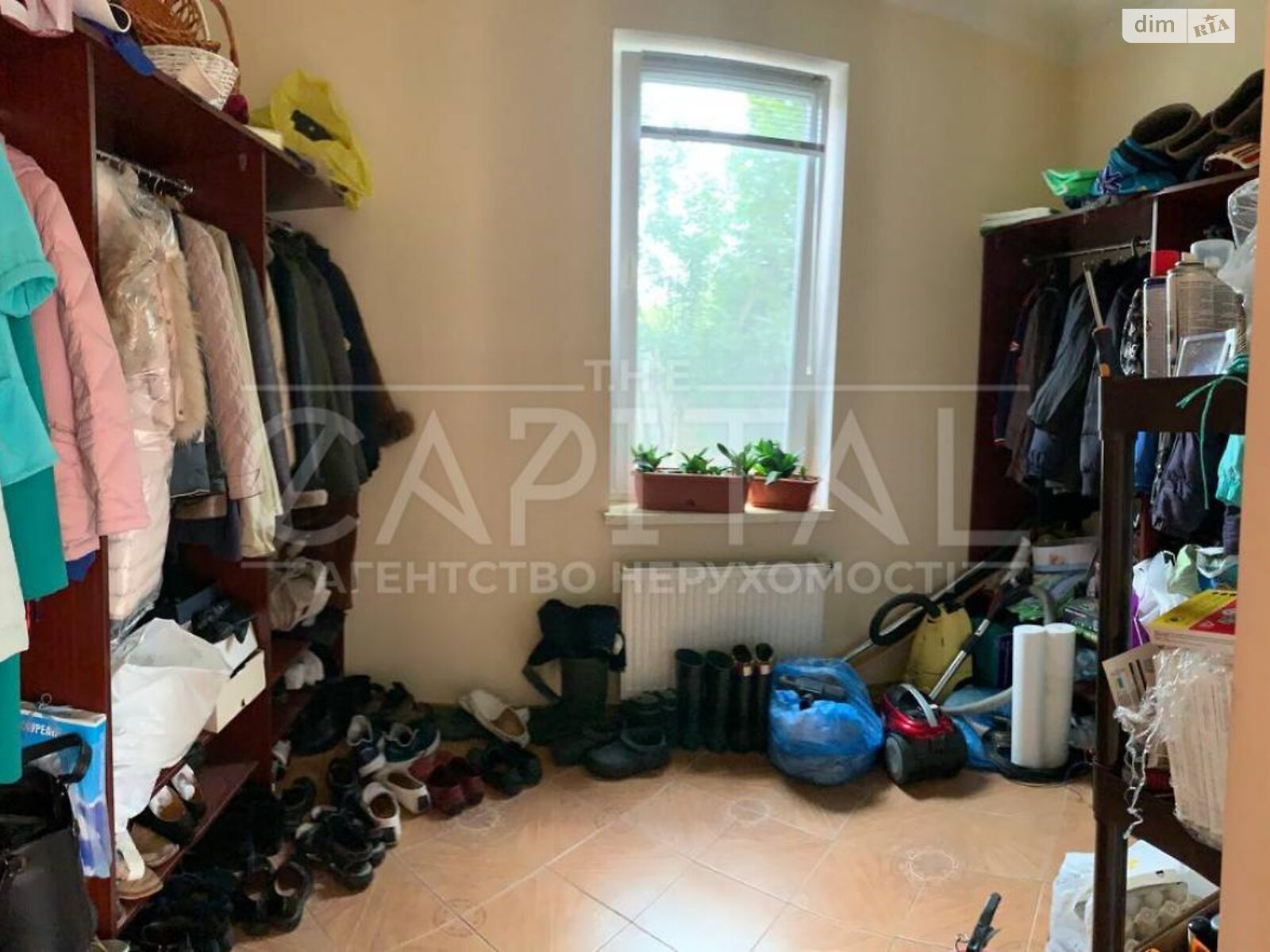 триповерховий будинок з гаражем, 375 кв. м, цегла. Продаж у Нових Безрадичах фото 1 триповерховий будинок з гаражем, 375 кв. м, цегла. Продаж у Нових Безрадичах фото 1
