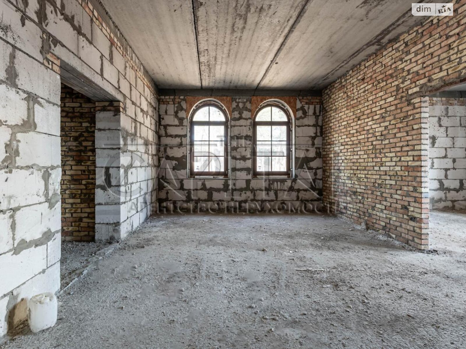 триповерховий будинок, 1190 кв. м, цегла. Продаж у Нових Безрадичах фото 1 триповерховий будинок, 1190 кв. м, цегла. Продаж у Нових Безрадичах фото 1