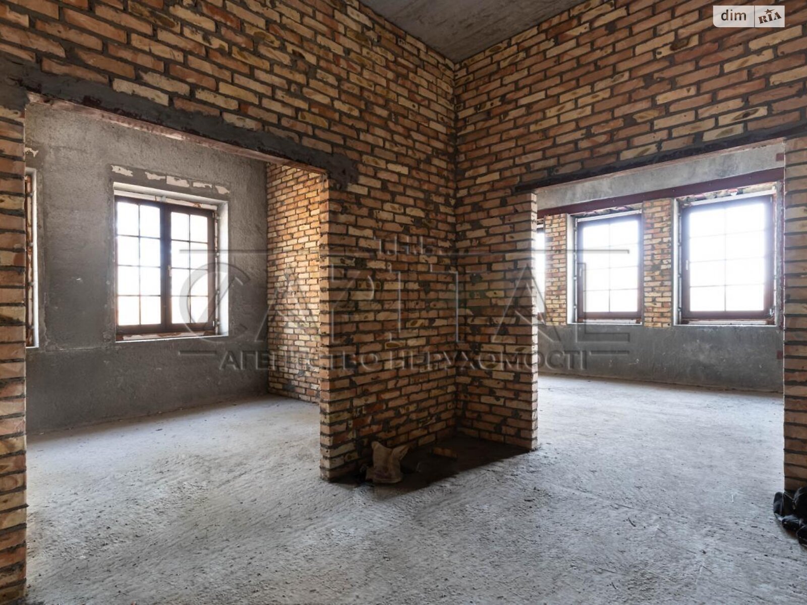 триповерховий будинок, 1190 кв. м, цегла. Продаж у Нових Безрадичах фото 1 триповерховий будинок, 1190 кв. м, цегла. Продаж у Нових Безрадичах фото 1
