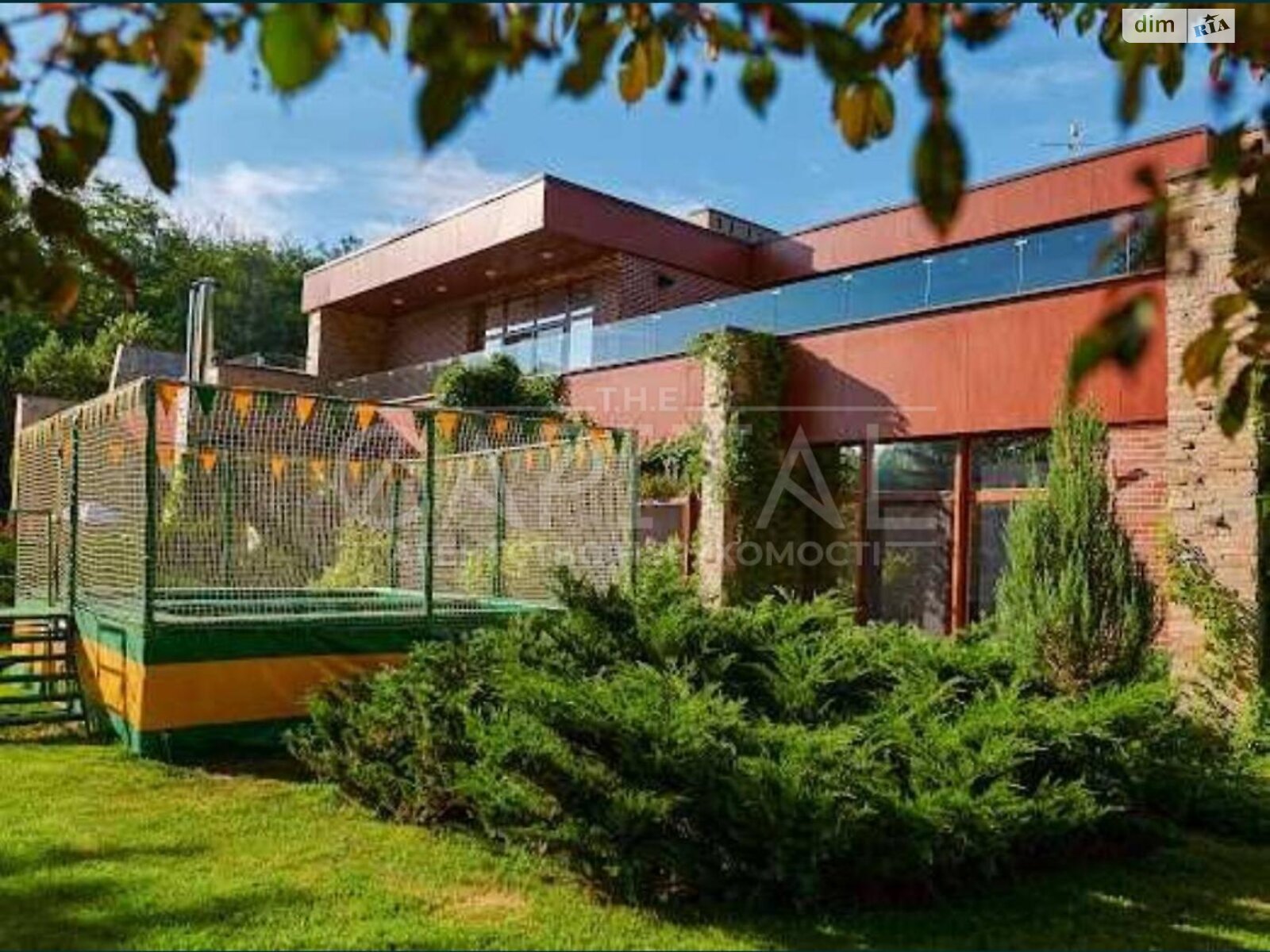двухэтажный дом, 1252 кв. м, кирпич. Продажа в Новых Безрадичах фото 1 двухэтажный дом, 1252 кв. м, кирпич. Продажа в Новых Безрадичах фото 1