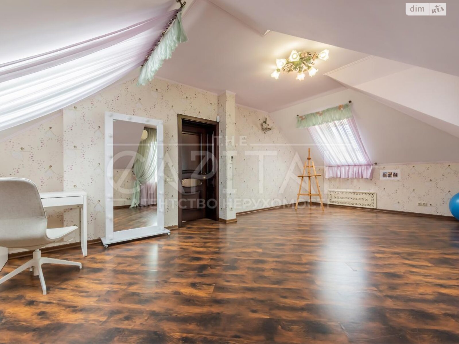 двухэтажный дом с верандой, 250 кв. м, кирпич. Продажа в Новых Петровцах фото 1 двухэтажный дом с верандой, 250 кв. м, кирпич. Продажа в Новых Петровцах фото 1