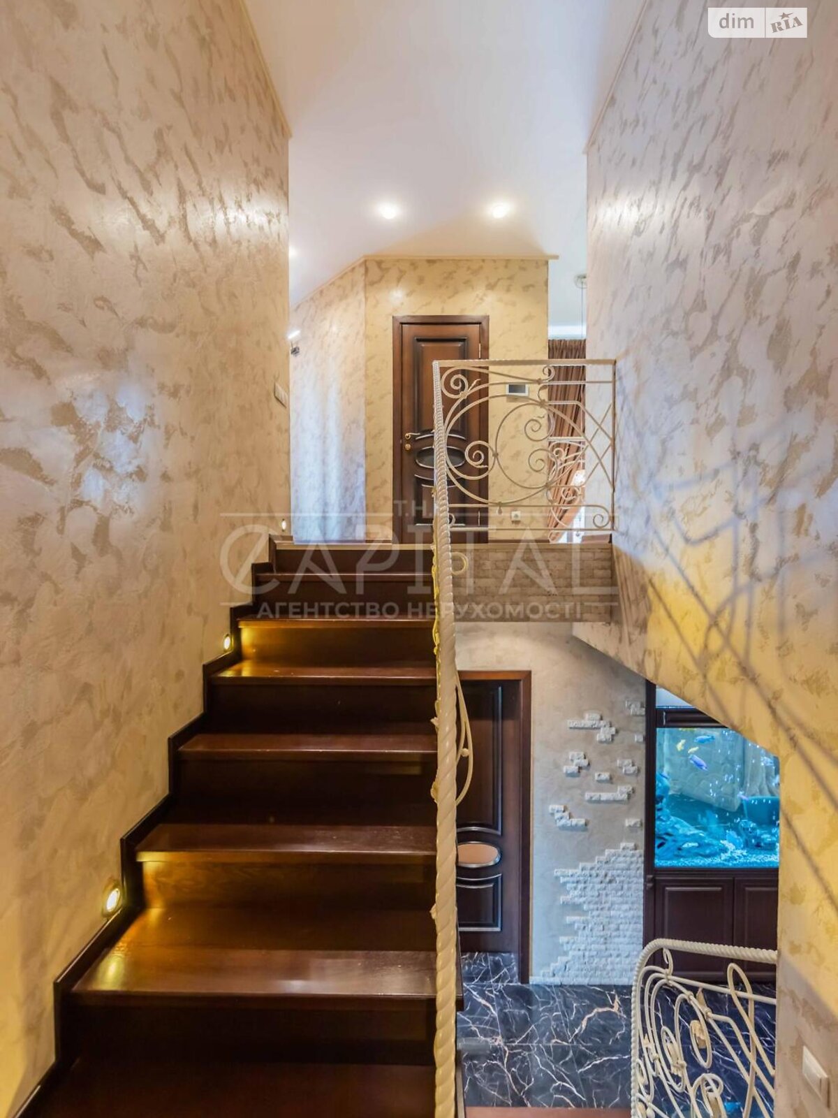 двухэтажный дом с верандой, 250 кв. м, кирпич. Продажа в Новых Петровцах фото 1 двухэтажный дом с верандой, 250 кв. м, кирпич. Продажа в Новых Петровцах фото 1